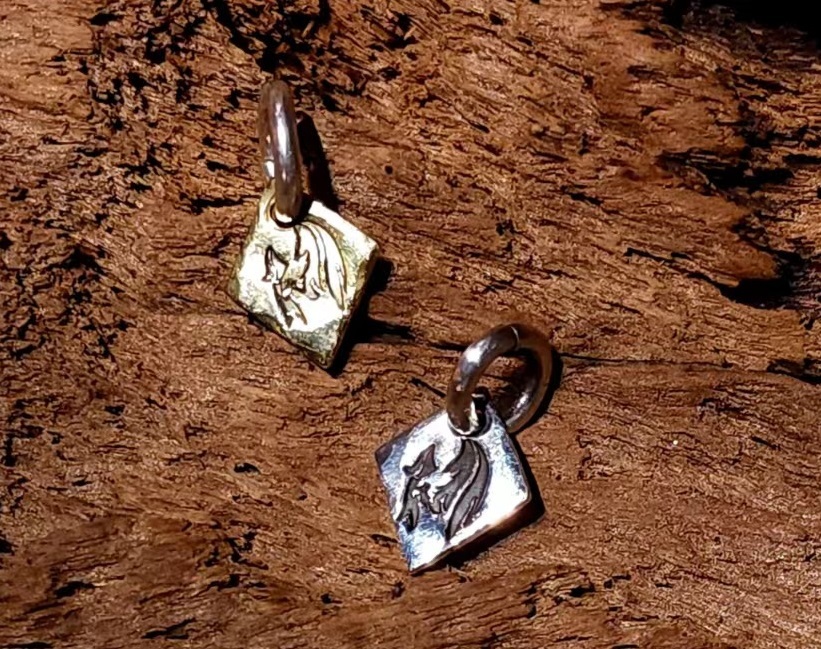 Black Venom Jewelry-菱形 Logo 小牌