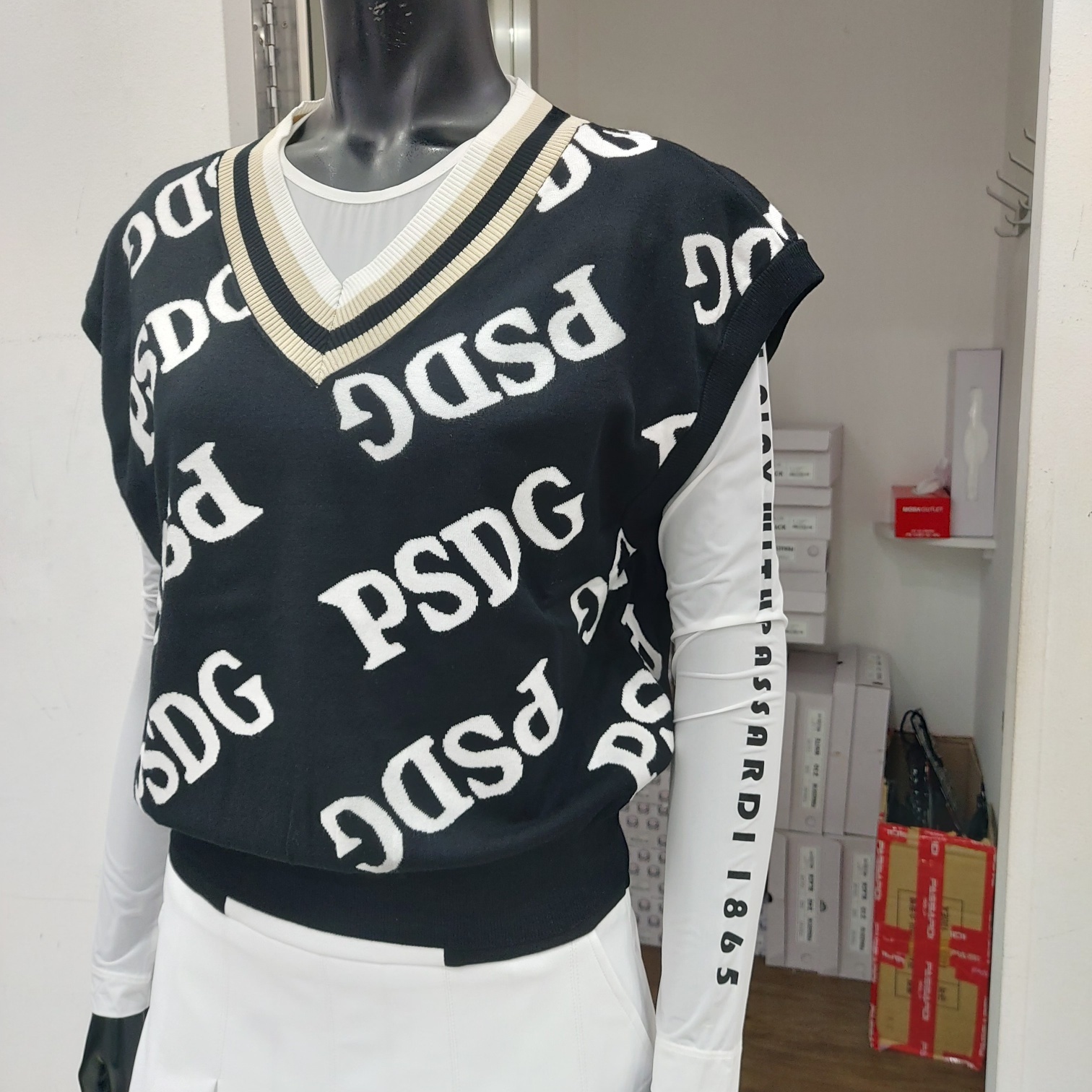 女 303M 韓國Passardi 高球品牌正品/春秋冬款 時尚印花英文字母 V領毛衣背心無袖T恤/高爾夫球衣 網紅雜誌款