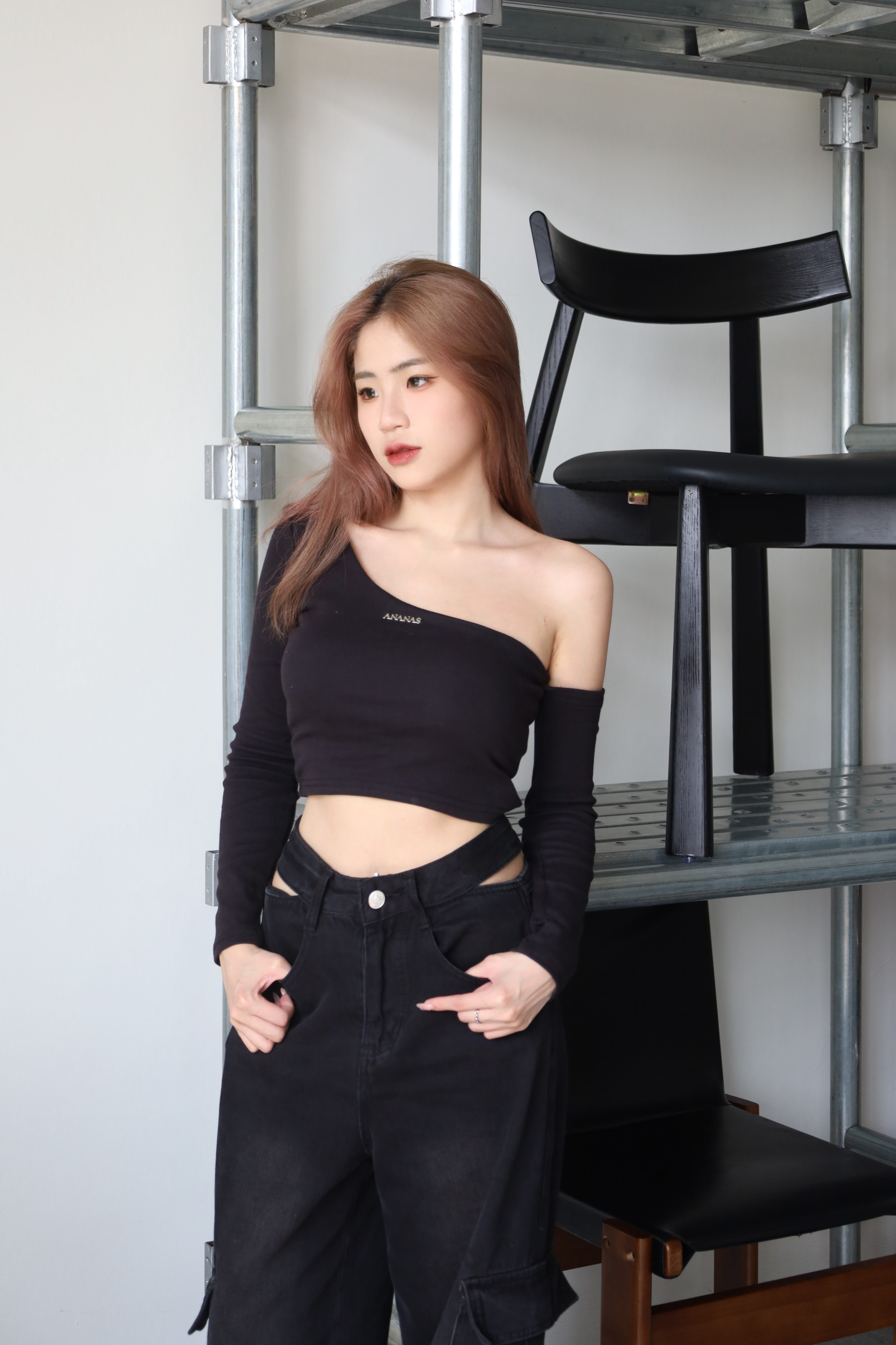 [ Ananas自訂款✨] 斜肩厚墊短版上衣