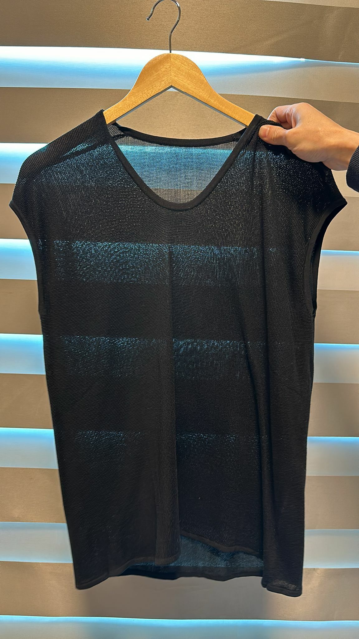 CC139 純色網面上衣