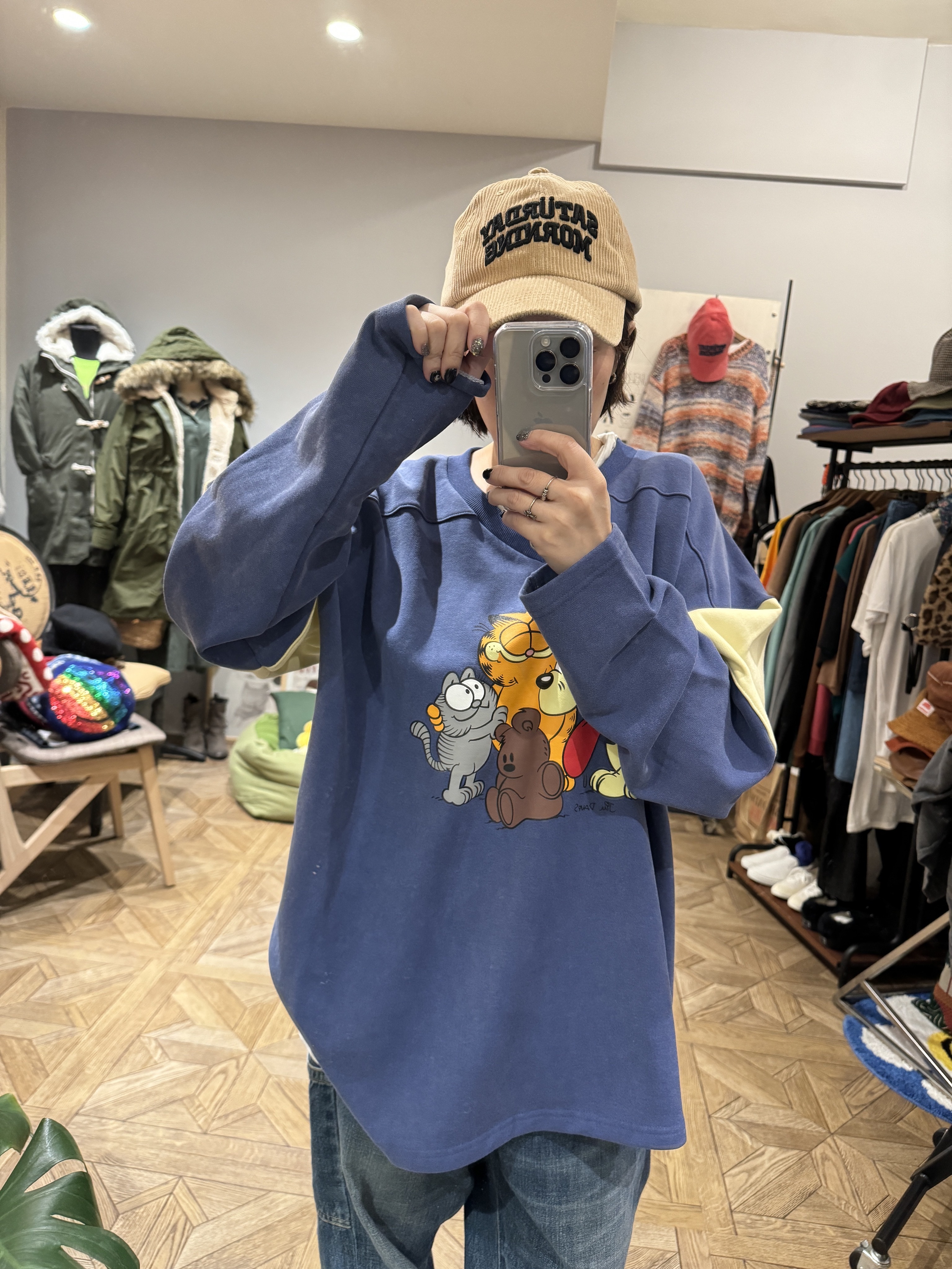 加菲貓卡通V領上衣