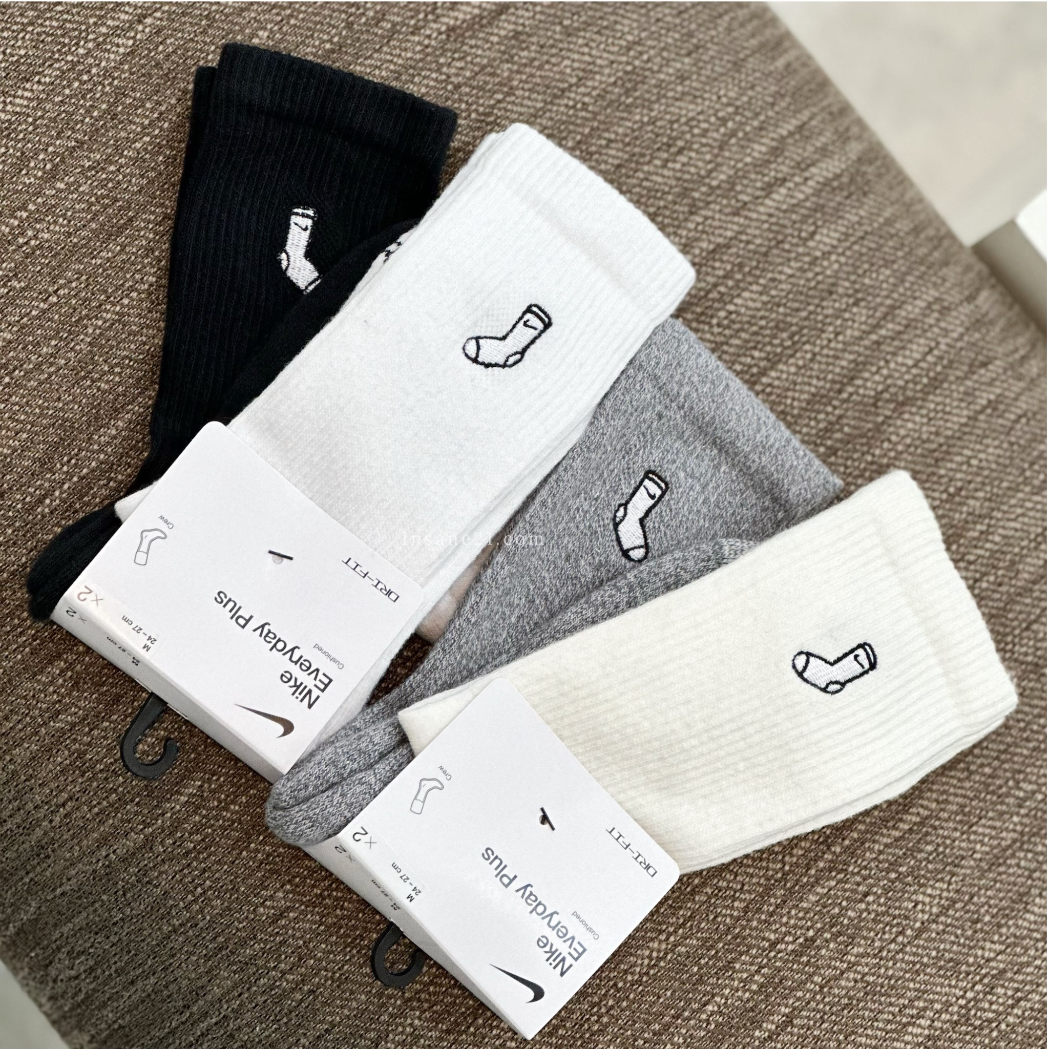 NIKE刺繡長襪 黑白//灰白