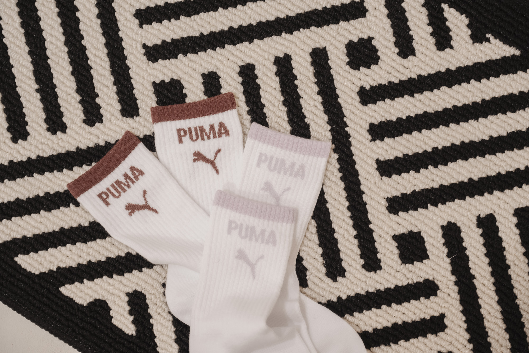 【現貨】PUMA FASHION 跳豹字樣半筒襪 粉 BB144507