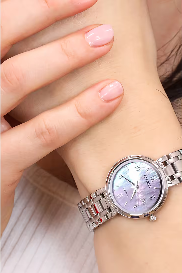 萬年鐘錶 - Citizen 星辰錶 高雅經典款光動能女錶 EW2690-81Y  錶徑28MM