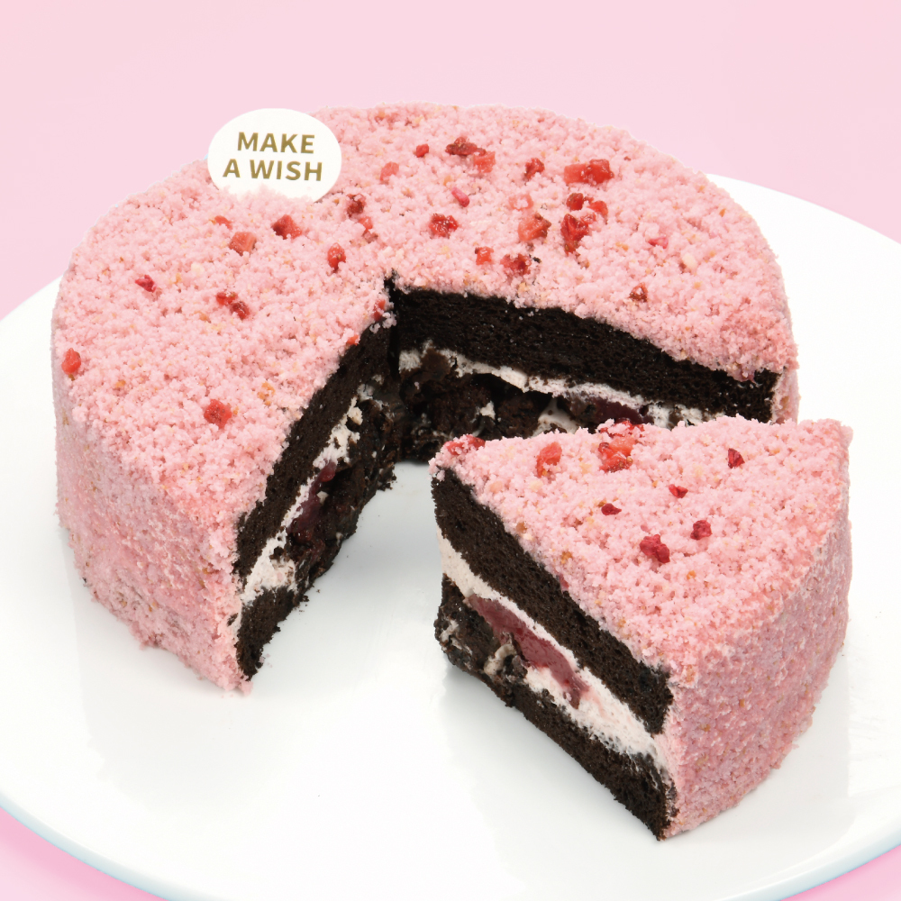 cookies&strawberries cream cake