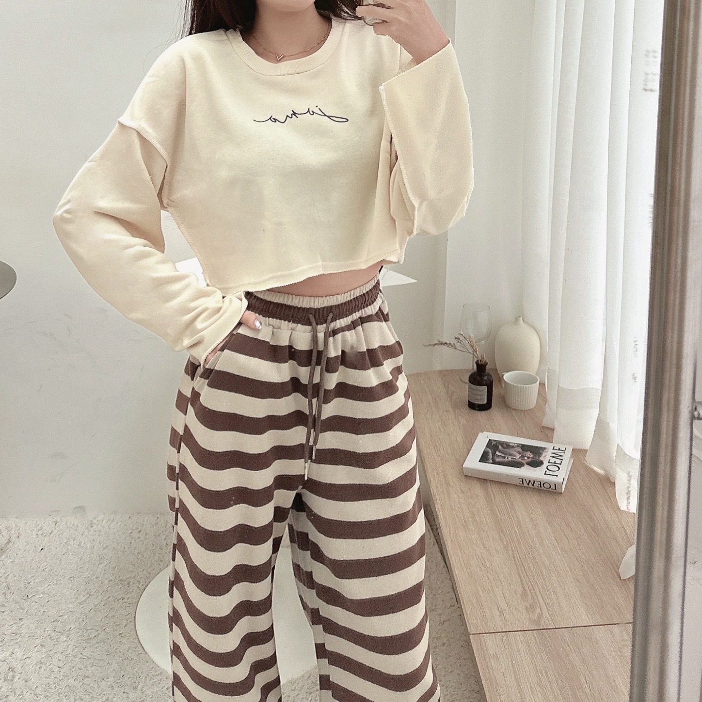 草寫落肩薄上衣/三色