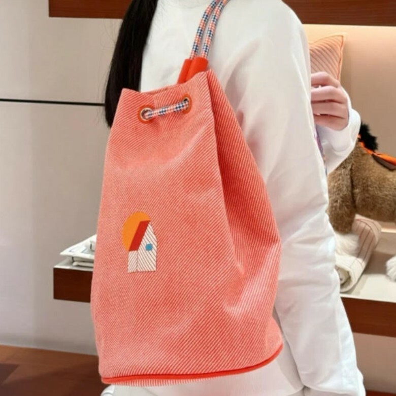 全新HERMES 背囊童裝款 EPOPEE DUFFLE羊毛屋仔圖案 橙紅色 H103656M01 #BRAND NEW #香榭站正品