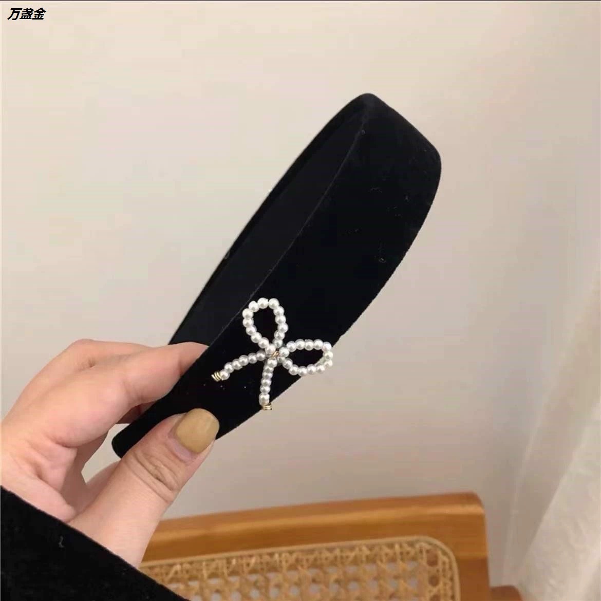 Pearl Butterfly Bow Velvet Headband