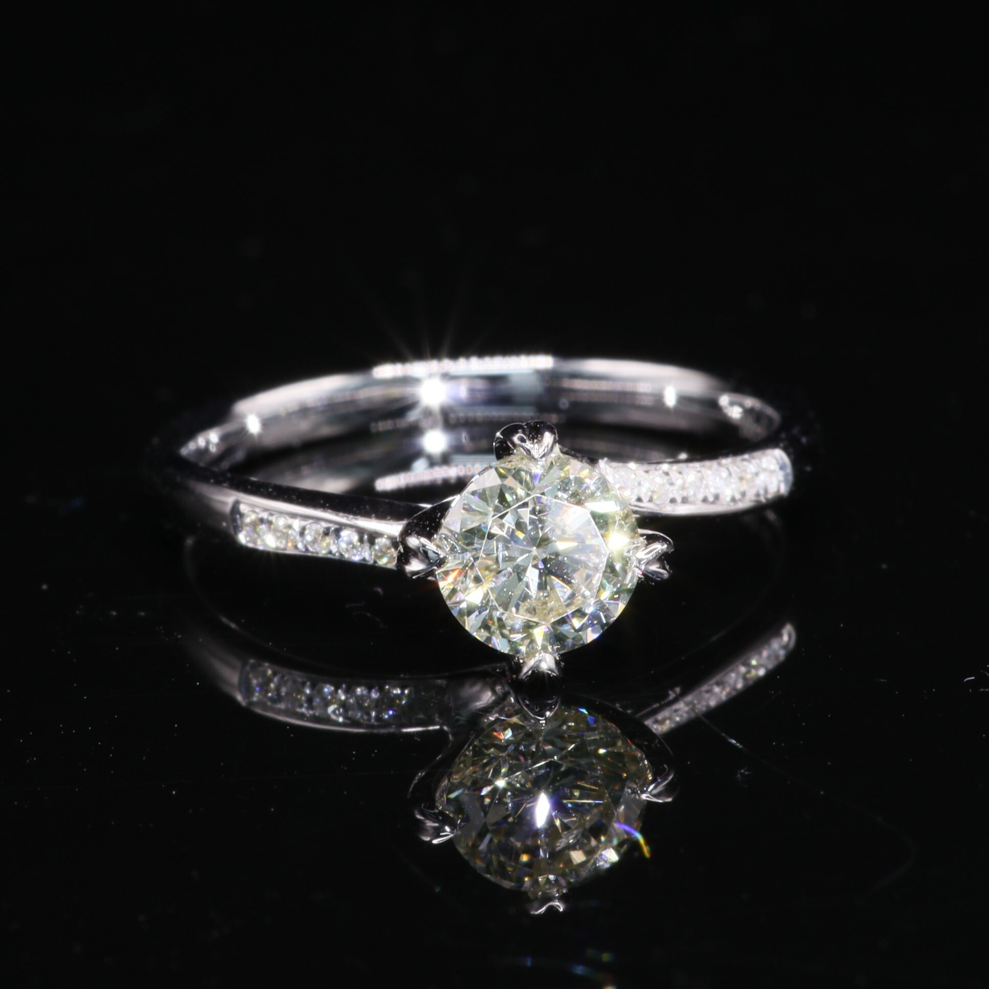 18K White Gold 0.65ct Diamond Ring