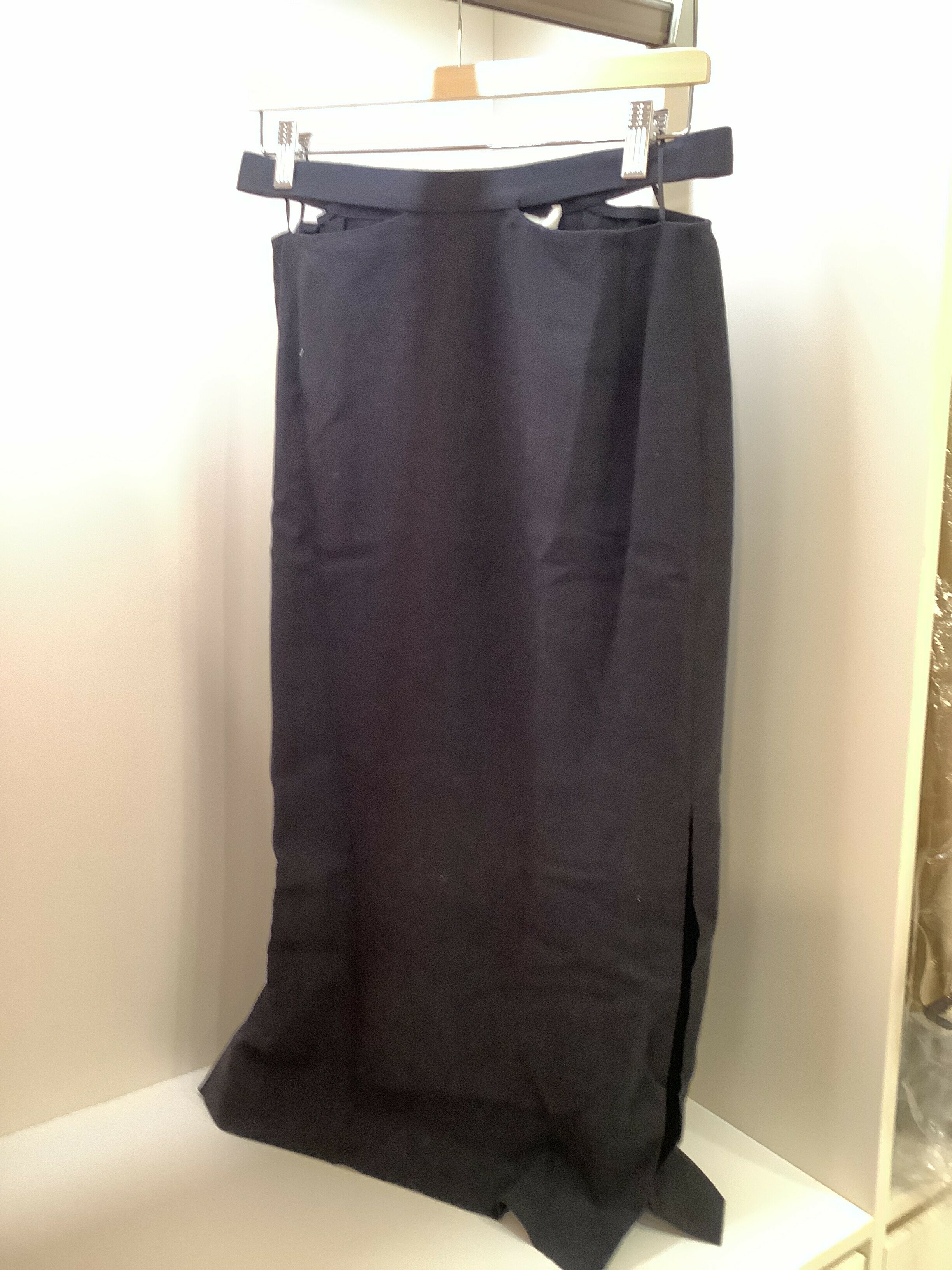 SANDRO 小露腰黑色中長裙