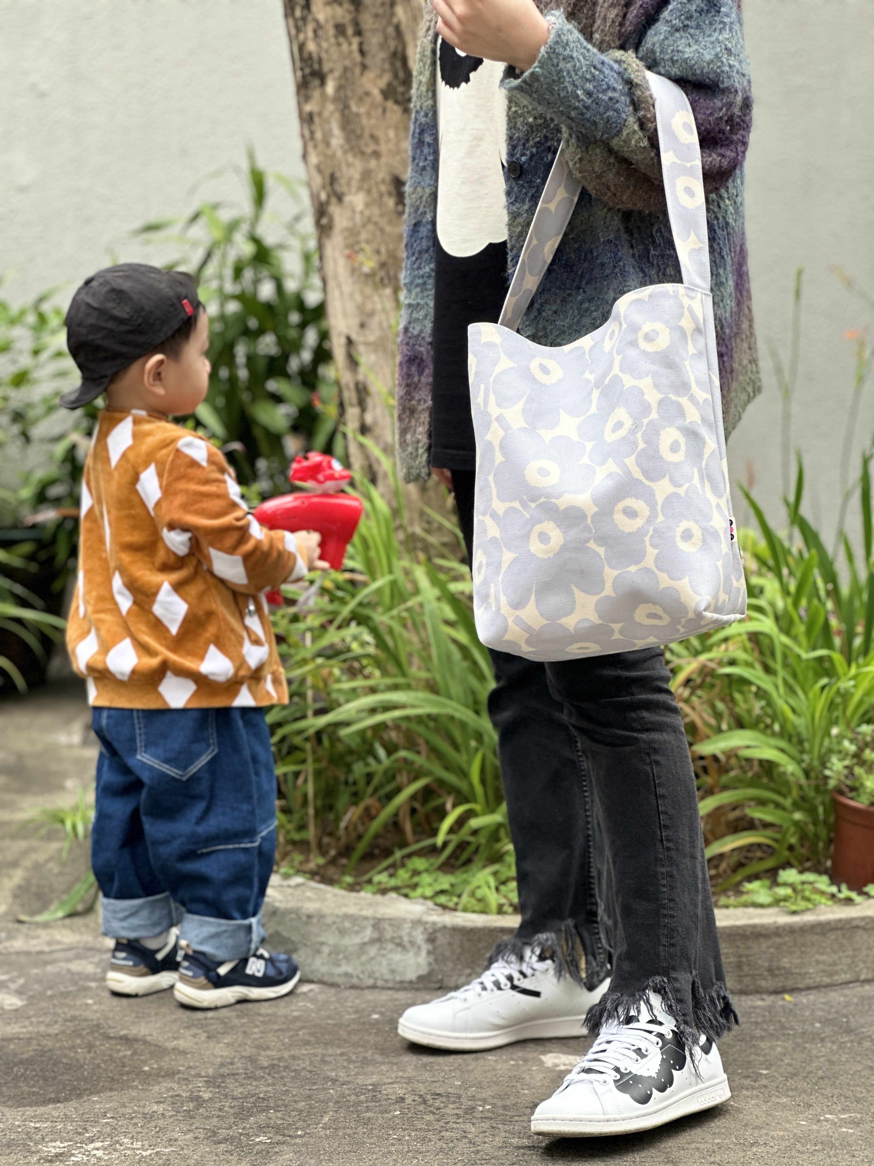 Shoulder tote ｜ marimekko canvas fabric | light blue 細花