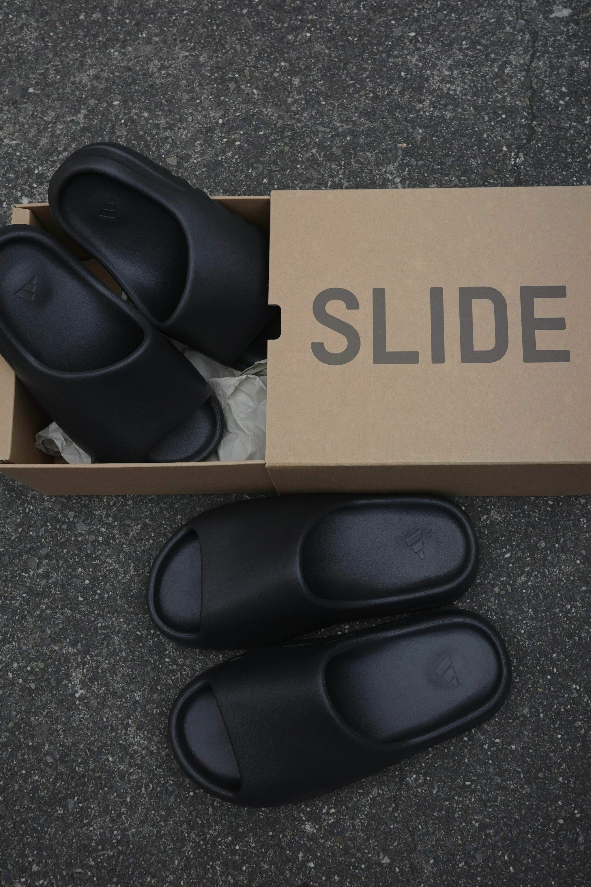 Adidas Yeezy Slide "Onyx" 黑瑪瑙 椰子拖 全黑 HQ6448