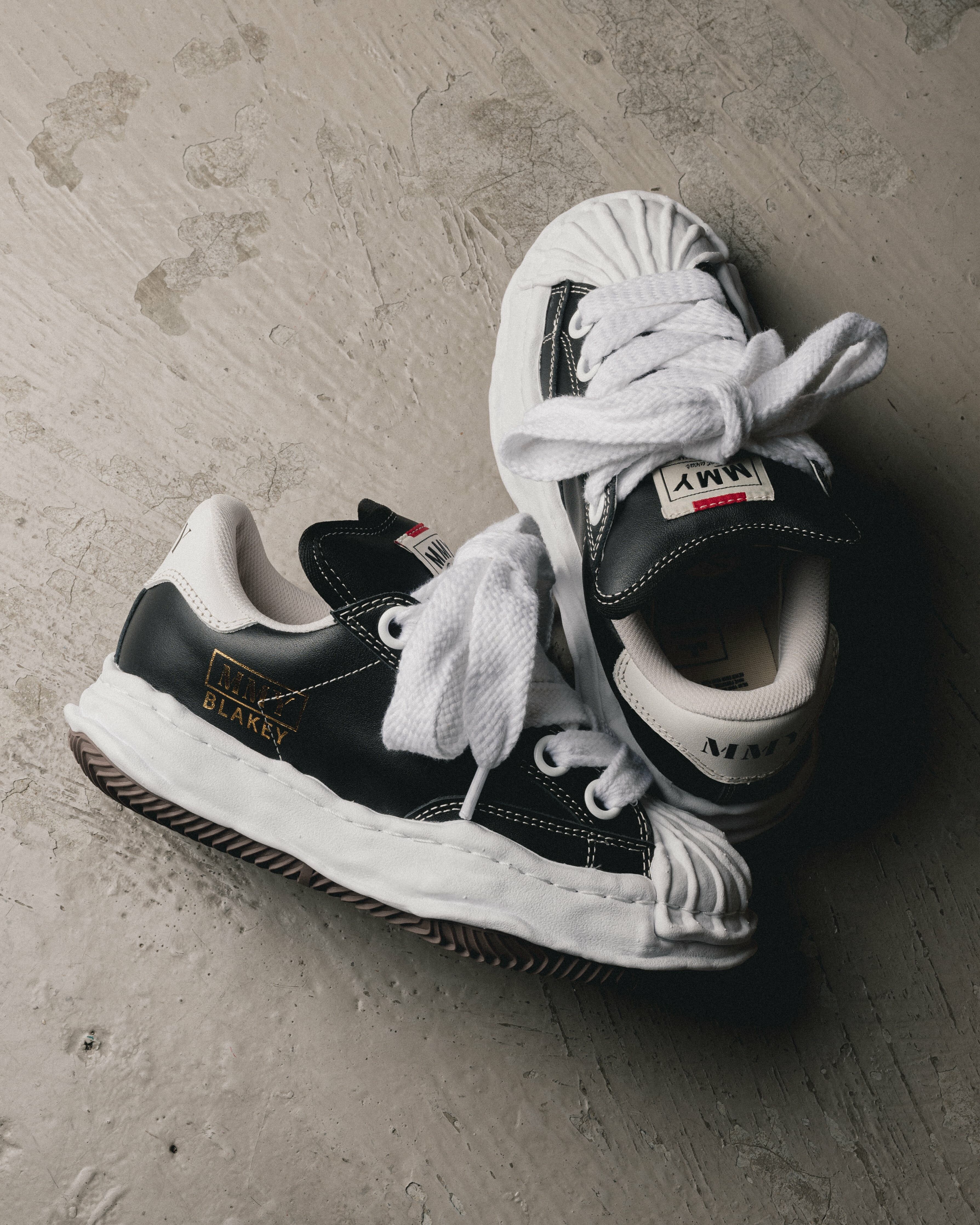 [現貨] MIHARA BLAKEY PUFFER OG Sole Leather Sneaker A12FW723 | Black