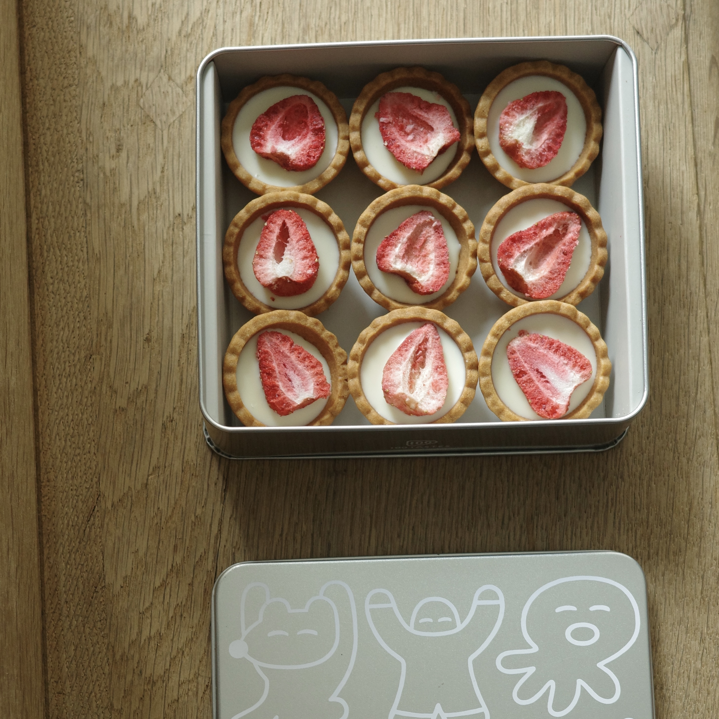 100% GOOD  草莓白巧克力小塔鐵盒餅乾