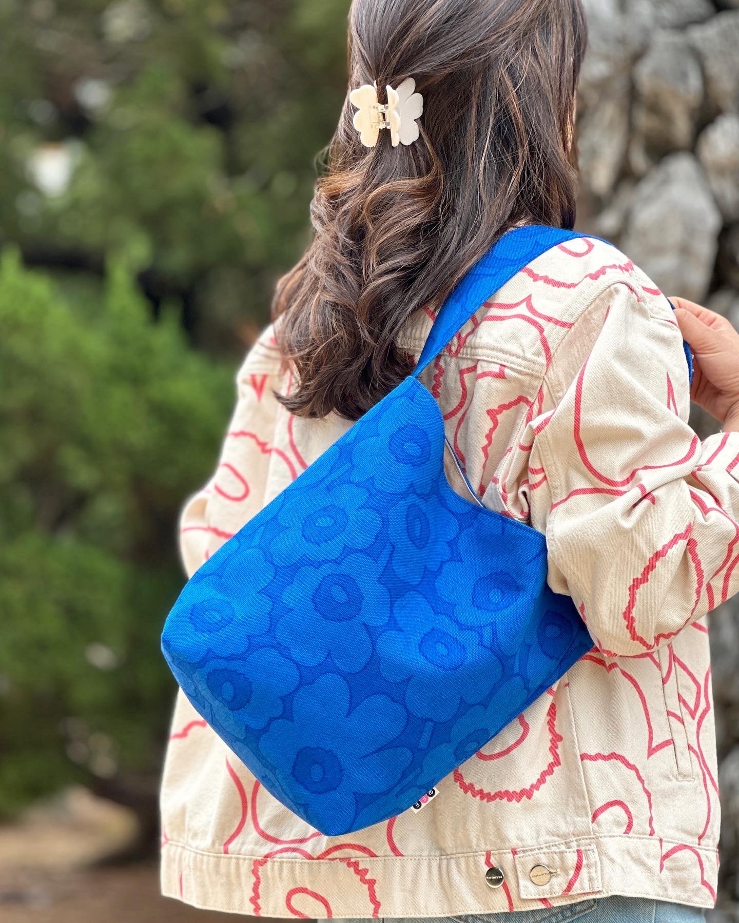 Shoulder tote ｜ small| marimekko canvas fabric | 孔雀藍色細花