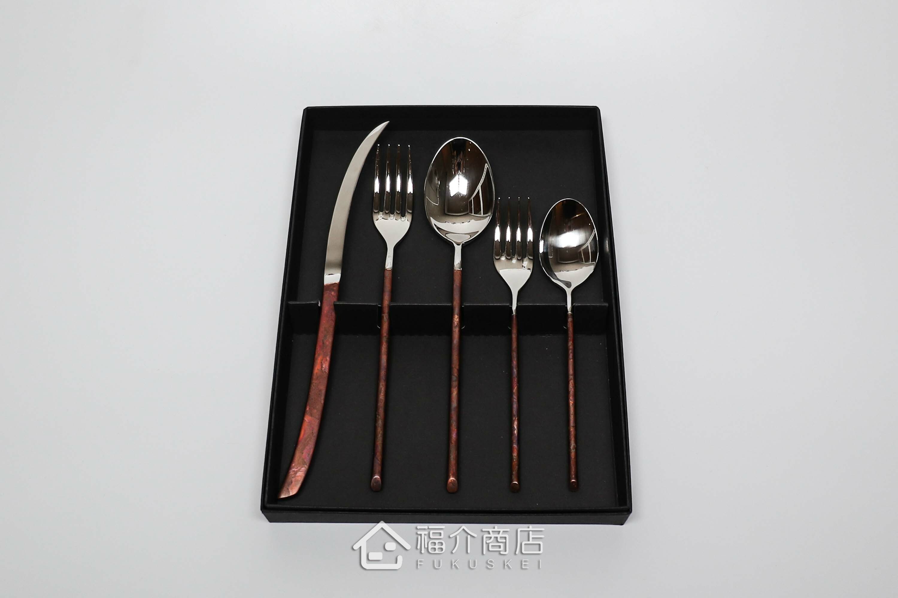 不銹鋼材質的晚餐餐具五件組