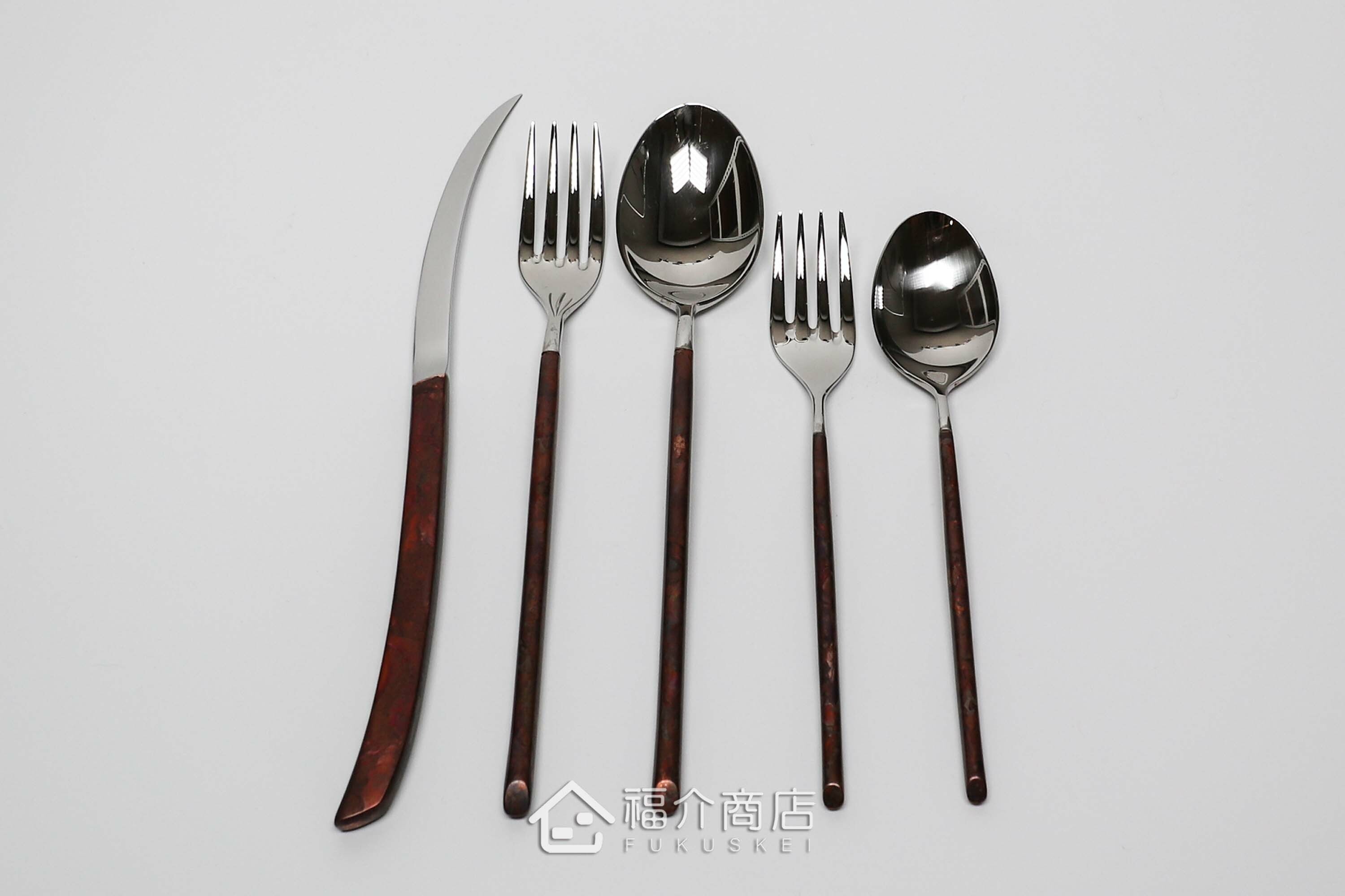 不銹鋼材質的晚餐餐具五件組