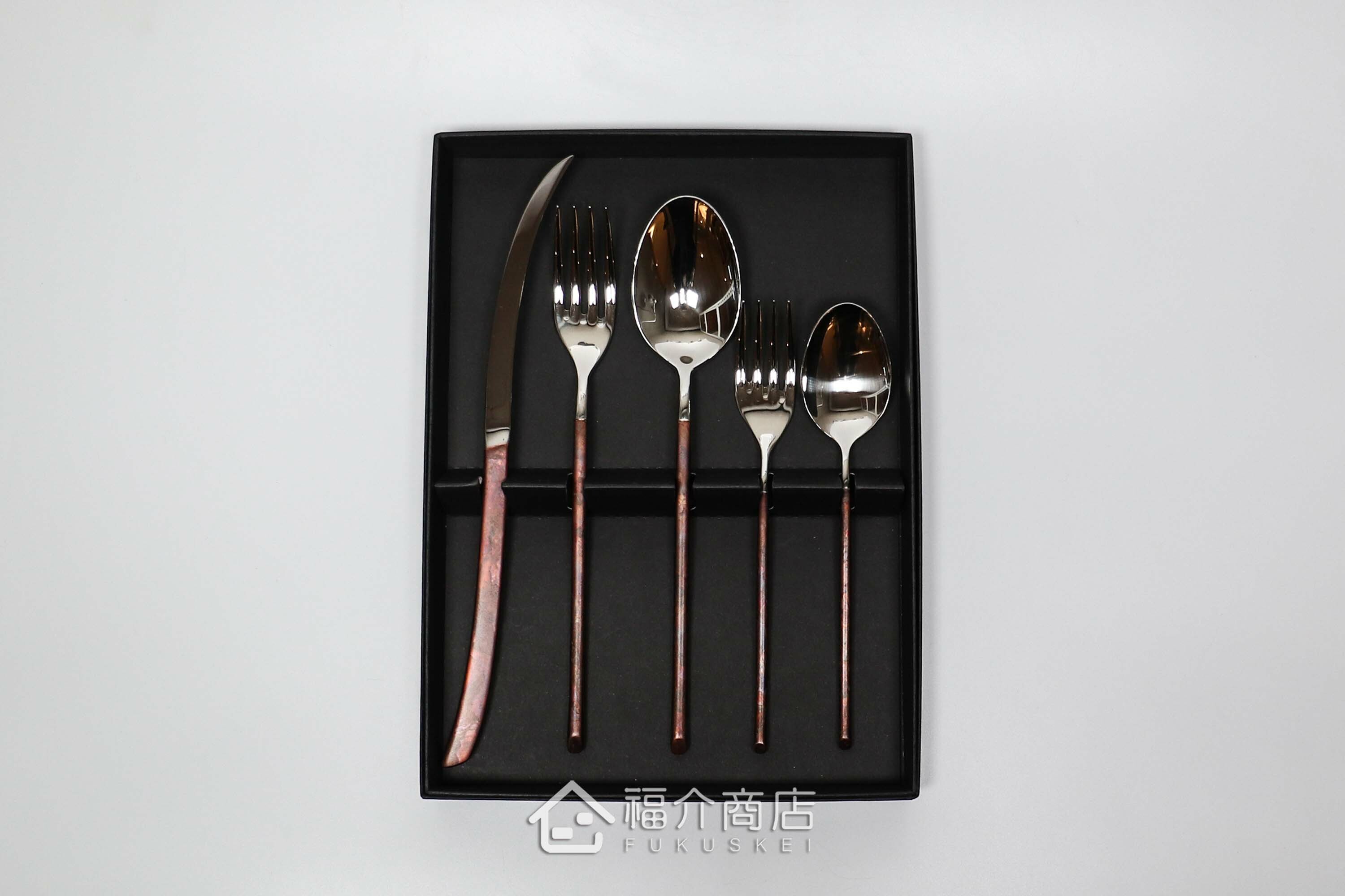 不銹鋼材質的晚餐餐具五件組