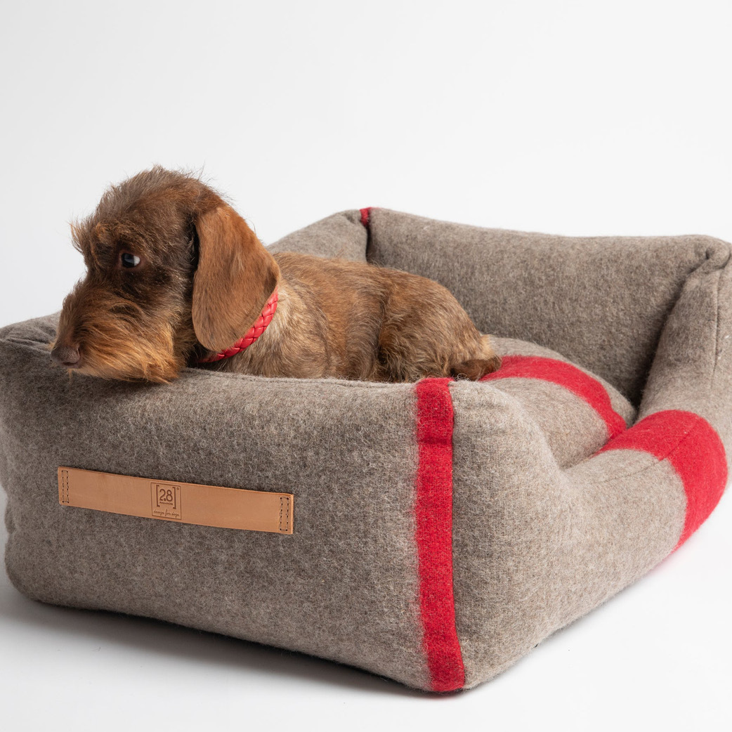2.8 Design for Dogs - Henri 再生羊毛寵物床 - 紅條紋