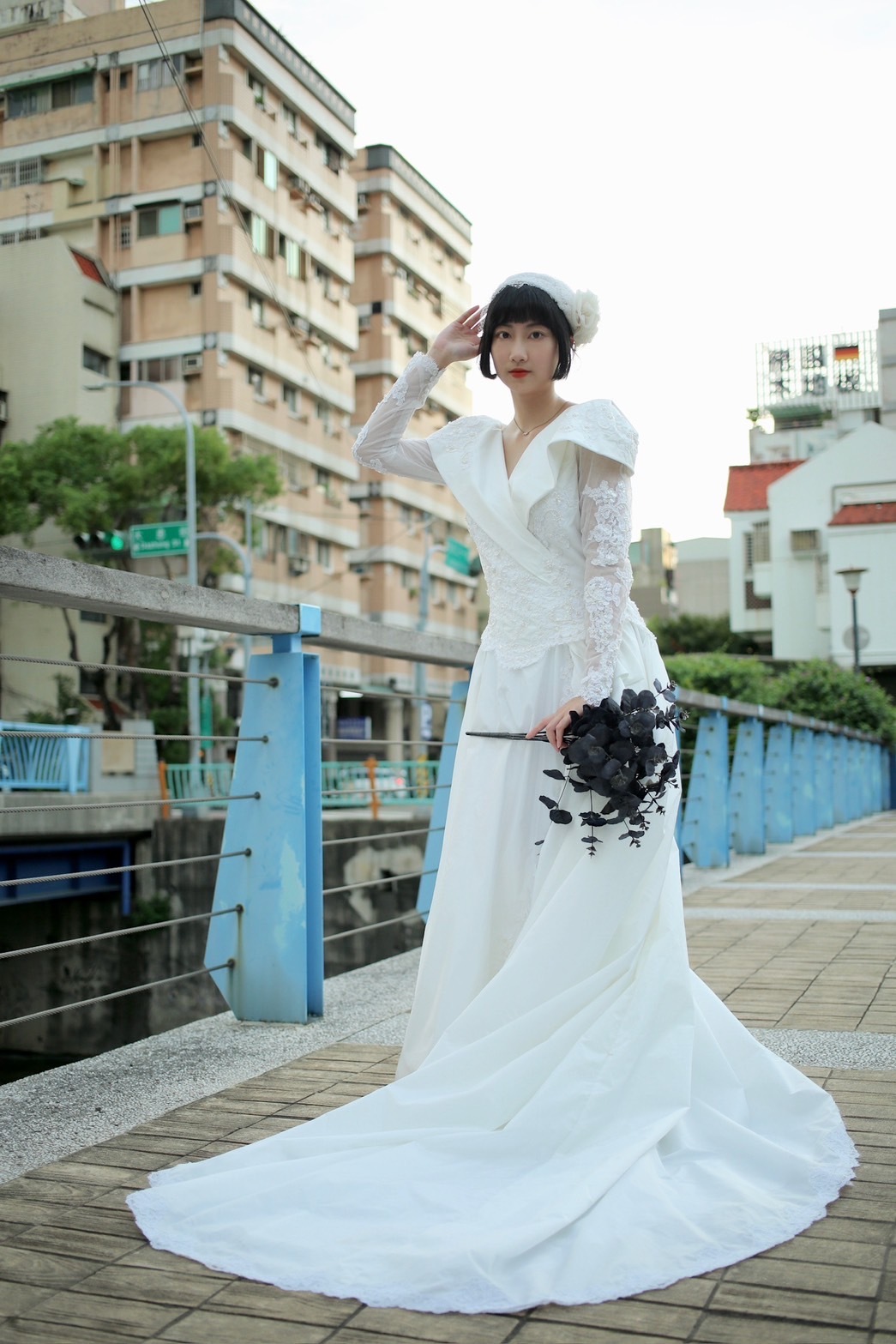 Vintage Wedding-Dress/古著80-90年代白色古董蕾絲拖擺婚紗
