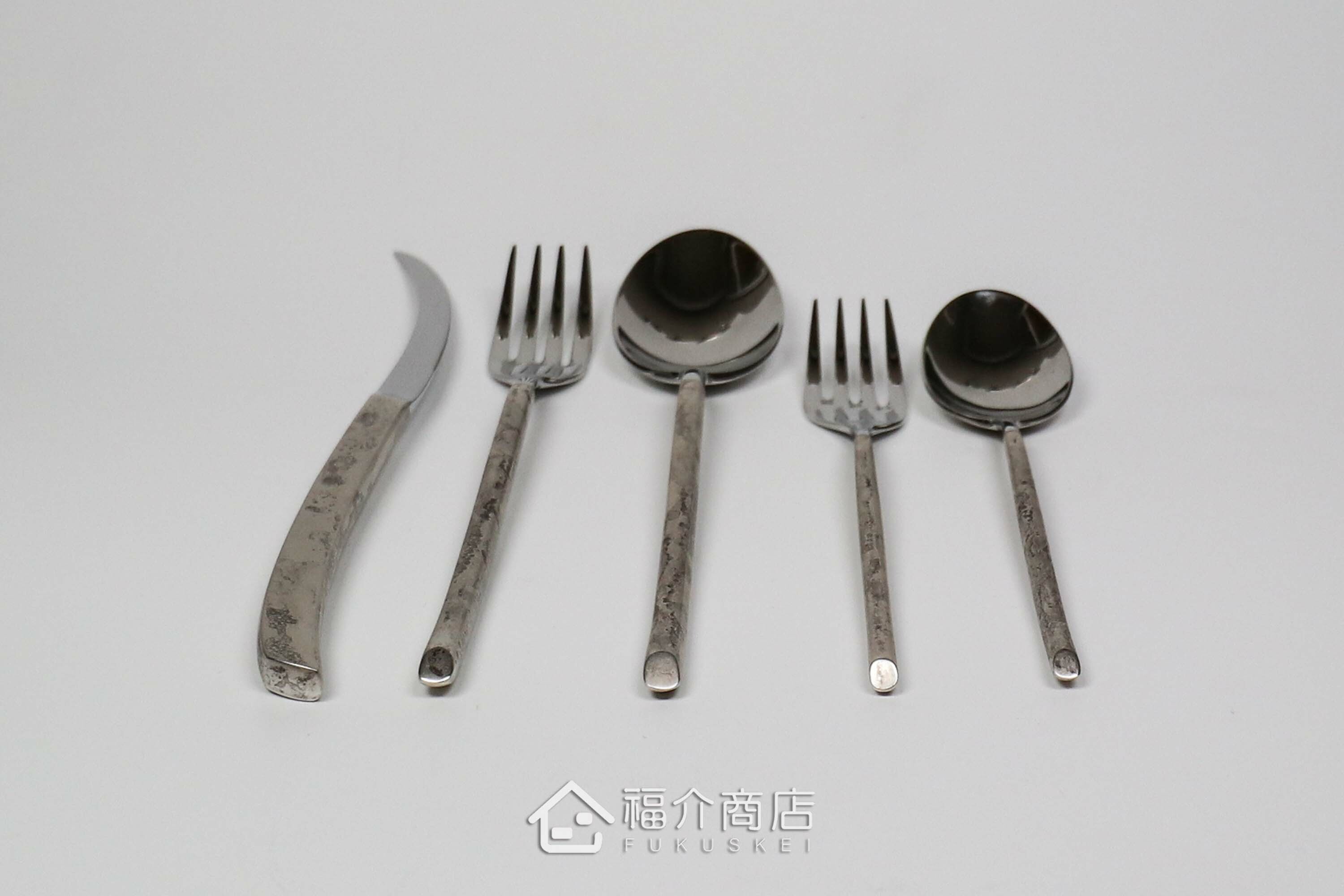 不銹鋼材質的晚餐餐具五件組