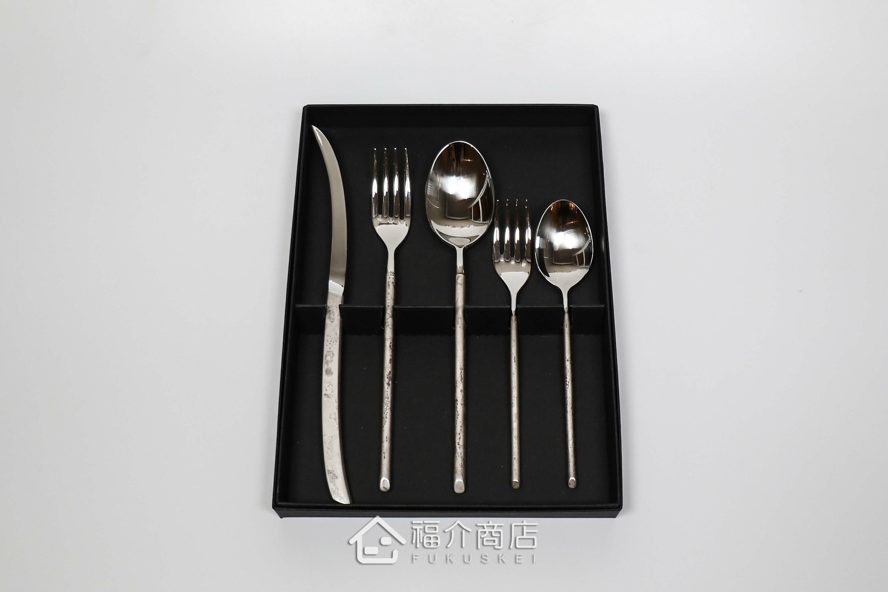 不銹鋼材質的晚餐餐具五件組