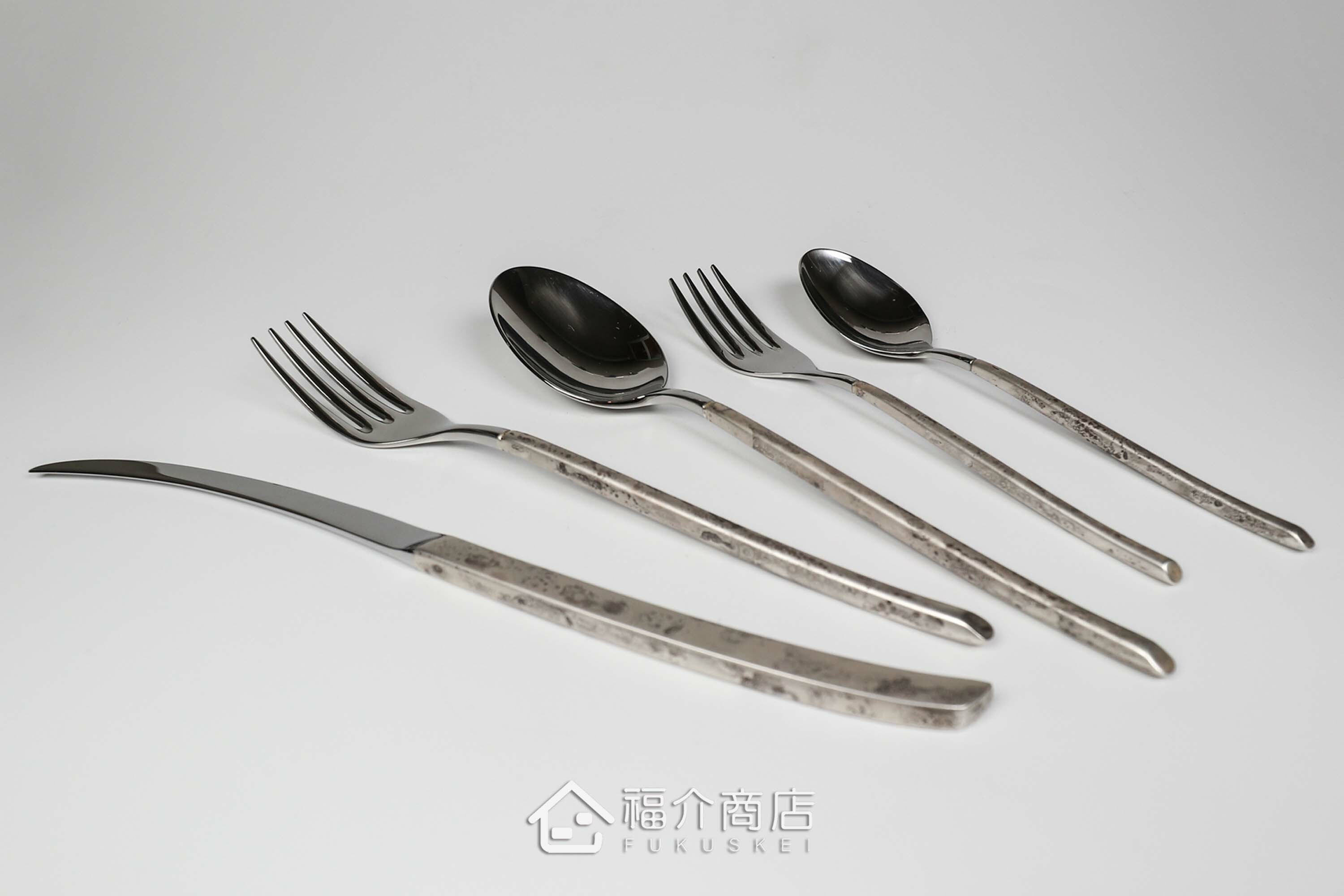 不銹鋼材質的晚餐餐具五件組