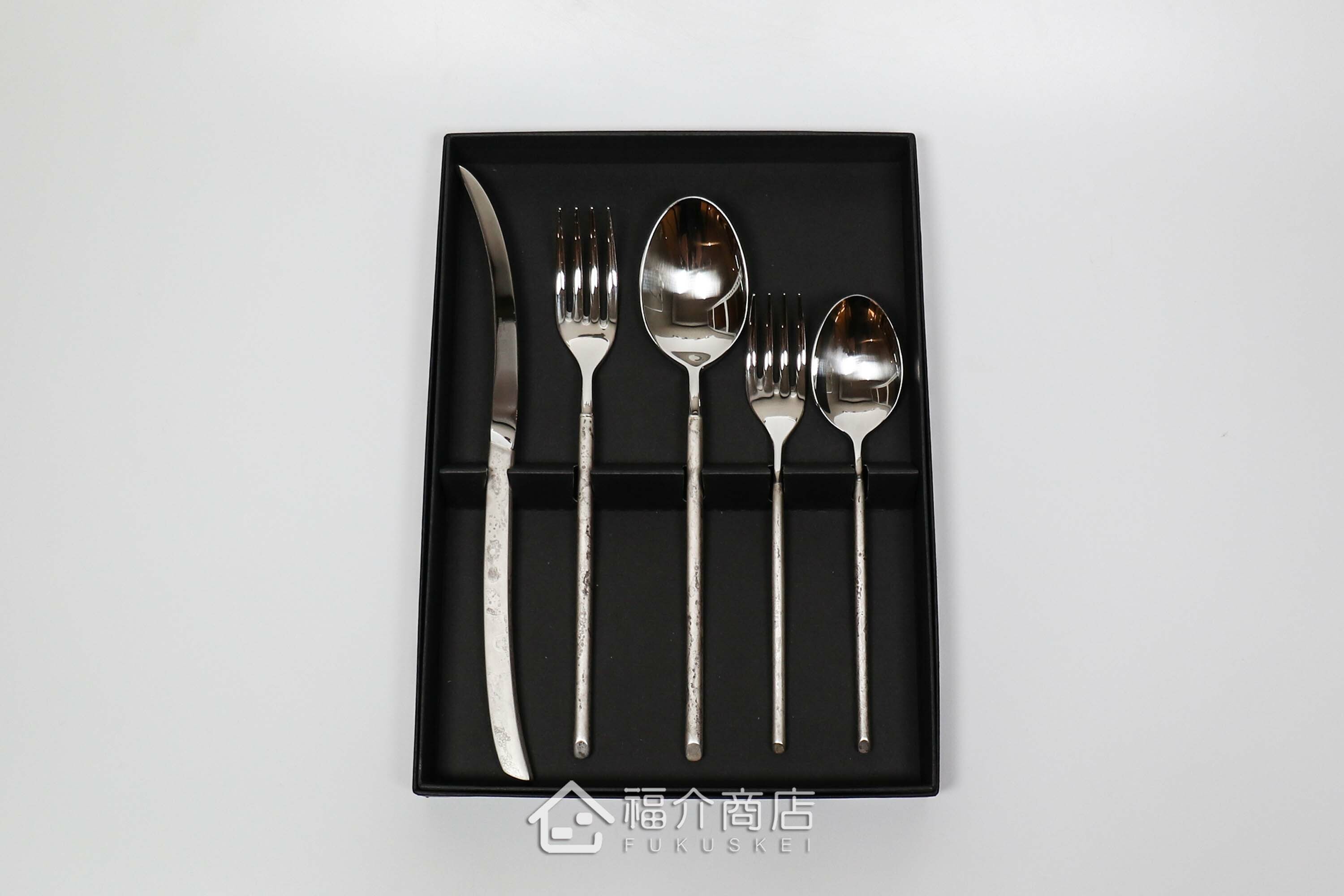 不銹鋼材質的晚餐餐具五件組