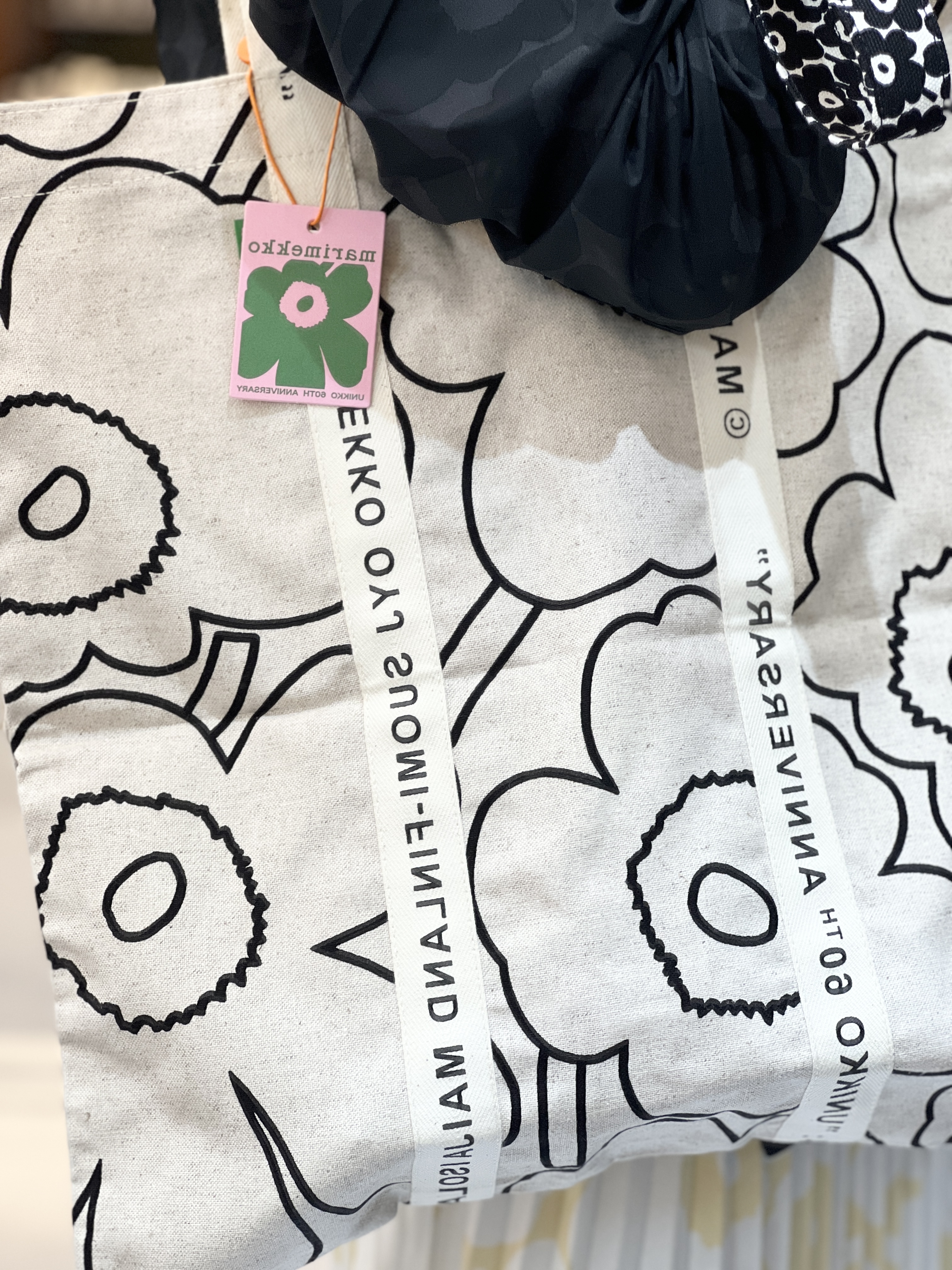 代購現貨 | 薄帆布正方形Tote - 黑色 unikko | Carrier Midi Piirto Unikko tote bag