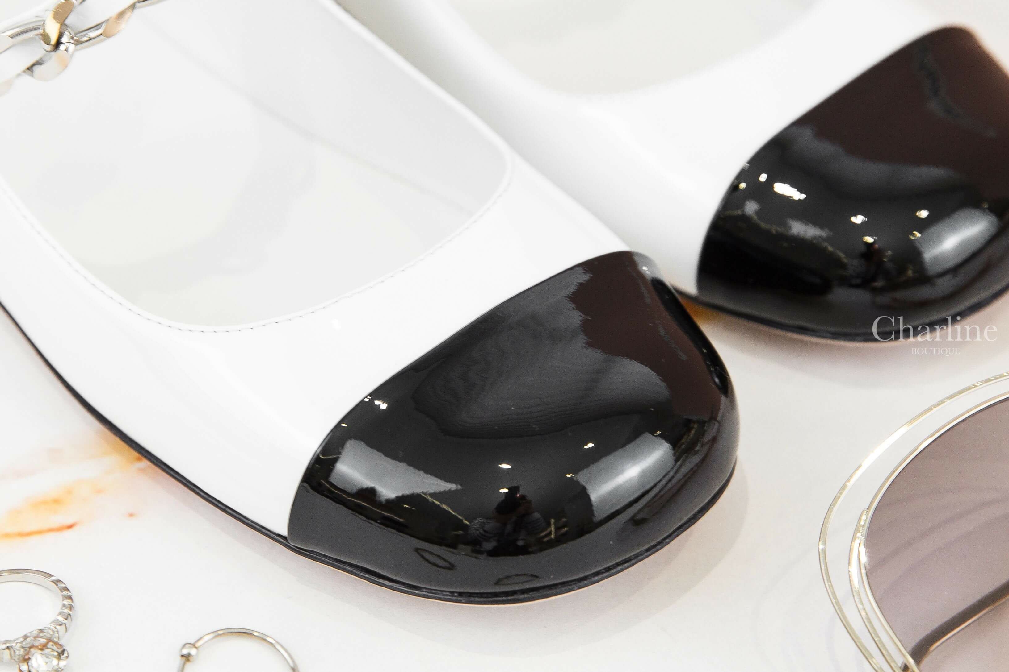 Miu Miu Leather Ballerinas 白色拼黑色漆皮銀鍊珍珠平底瑪莉珍鞋