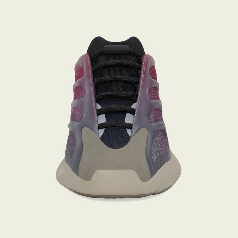 【 瑕疵出清｜adidas YEEZY BOOST 700 V3 FADE CARBON 限定款 】