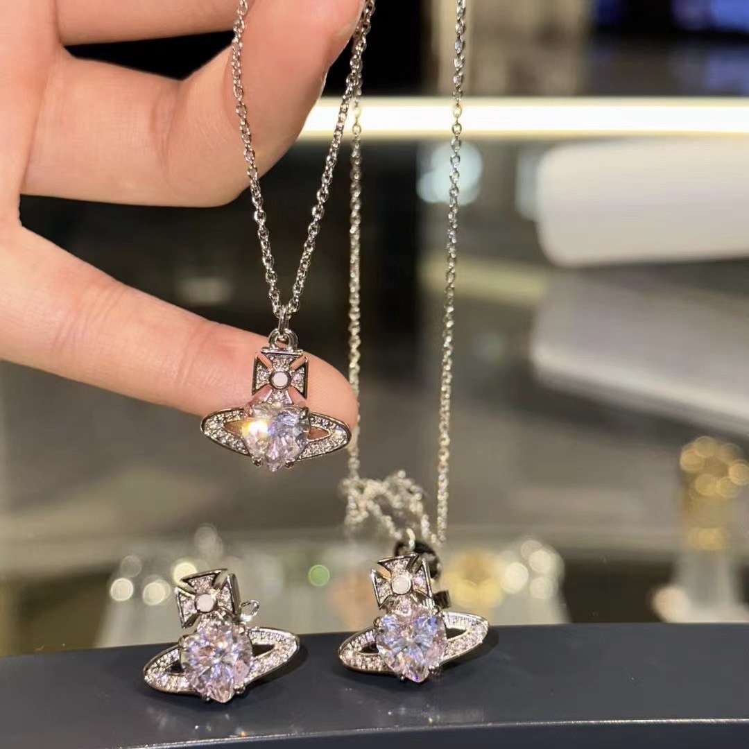 Vivienne Westwood ARIELLAネックレス　シルバー×ピンク 2025年最新】ariella ヴィヴィアンの人気アイテム - メルカリ