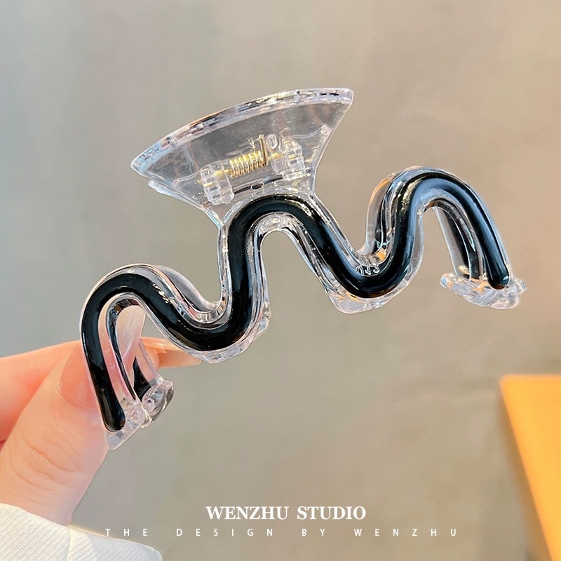 [2 FOR RM10] Chic Wave Pattern Hair Claw