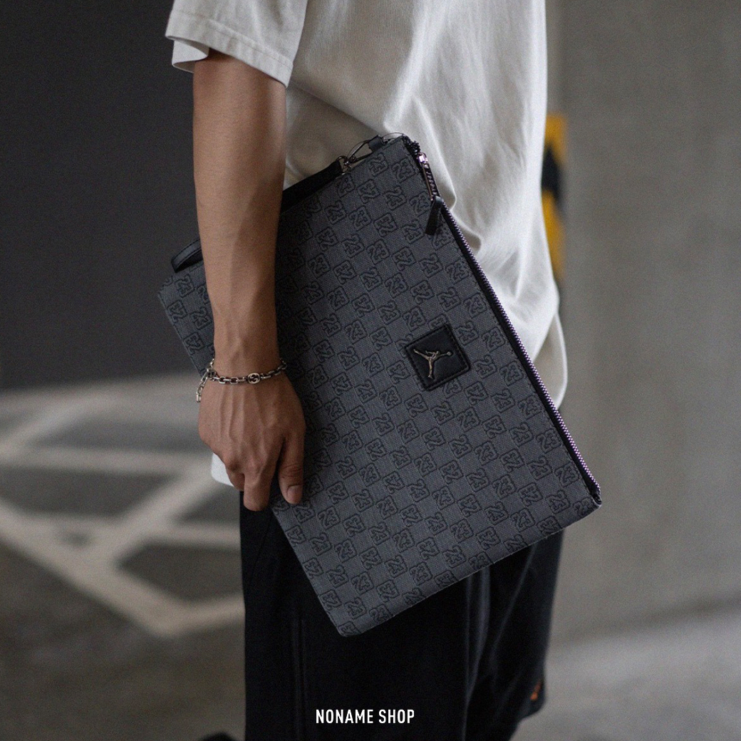 NIKE JORDAN MONOGRAM TASCHE 老花 手拿包 灰色