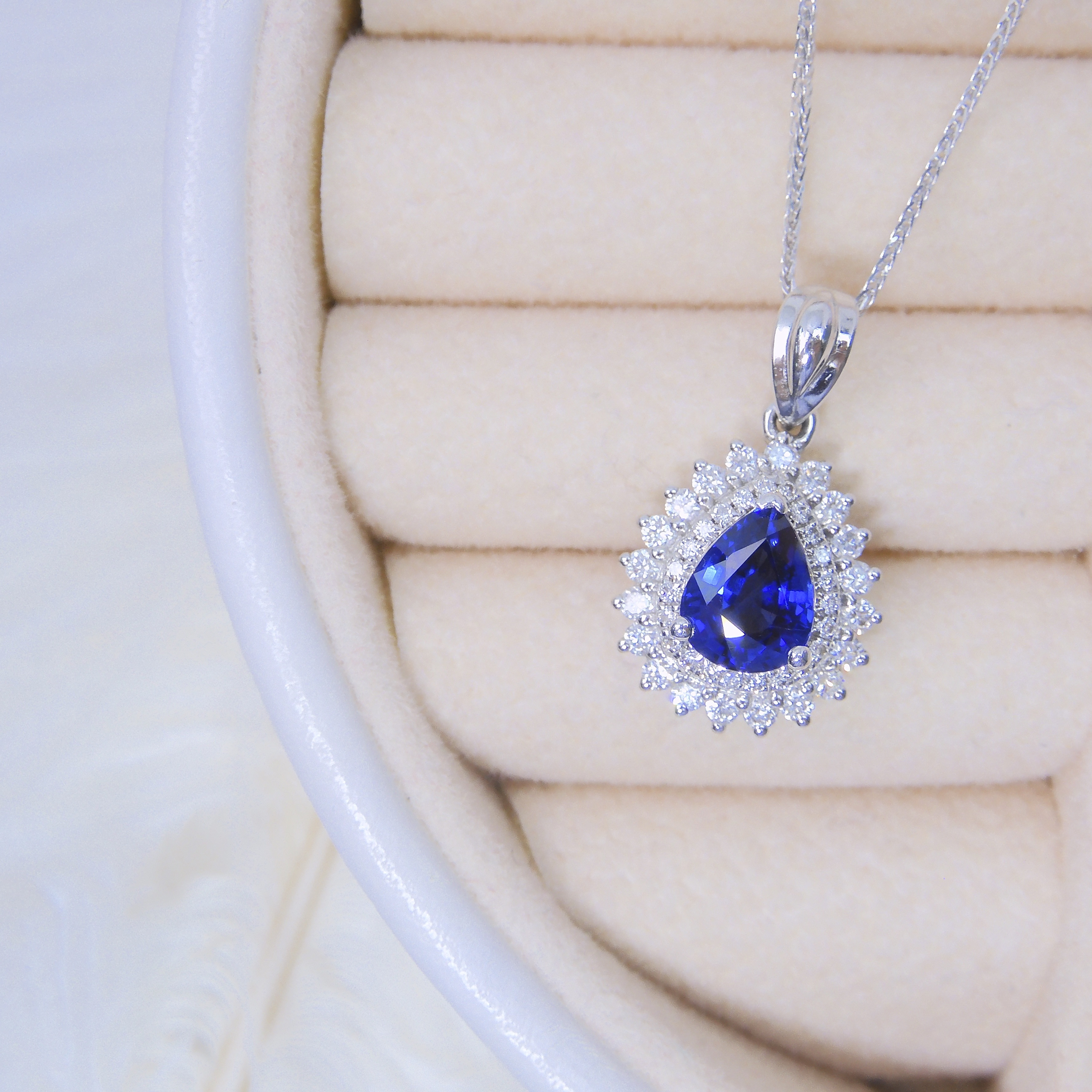 18K金 1.22ct 藍寶石項鏈 (配國際證書)