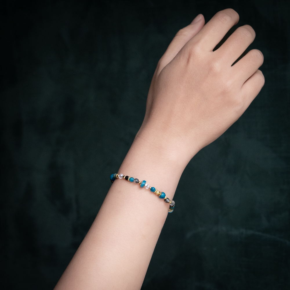 自在｜磷灰石海藻玉手鍊 C1600