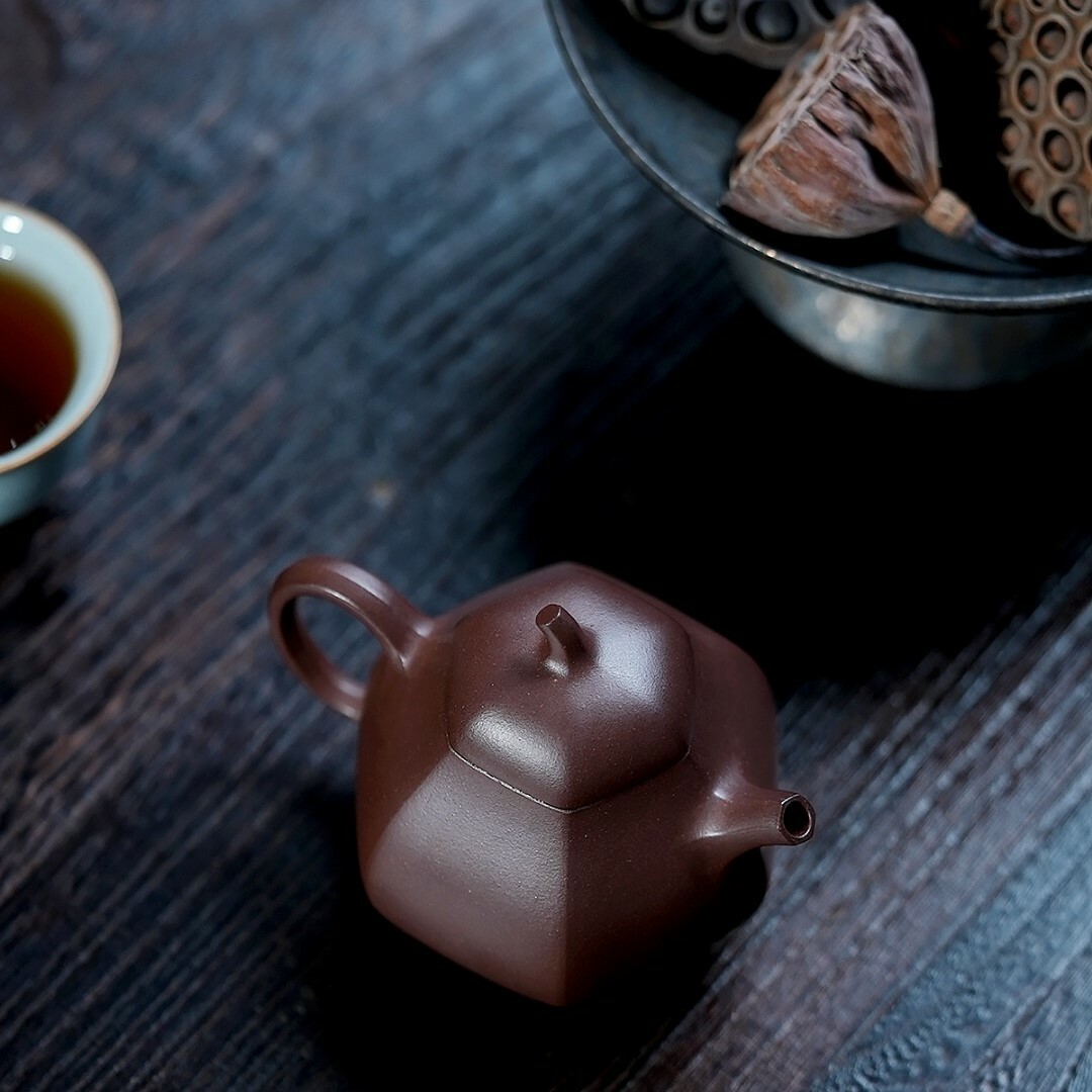 【六方茄瓜】-- 金相玉質，器美無匹。