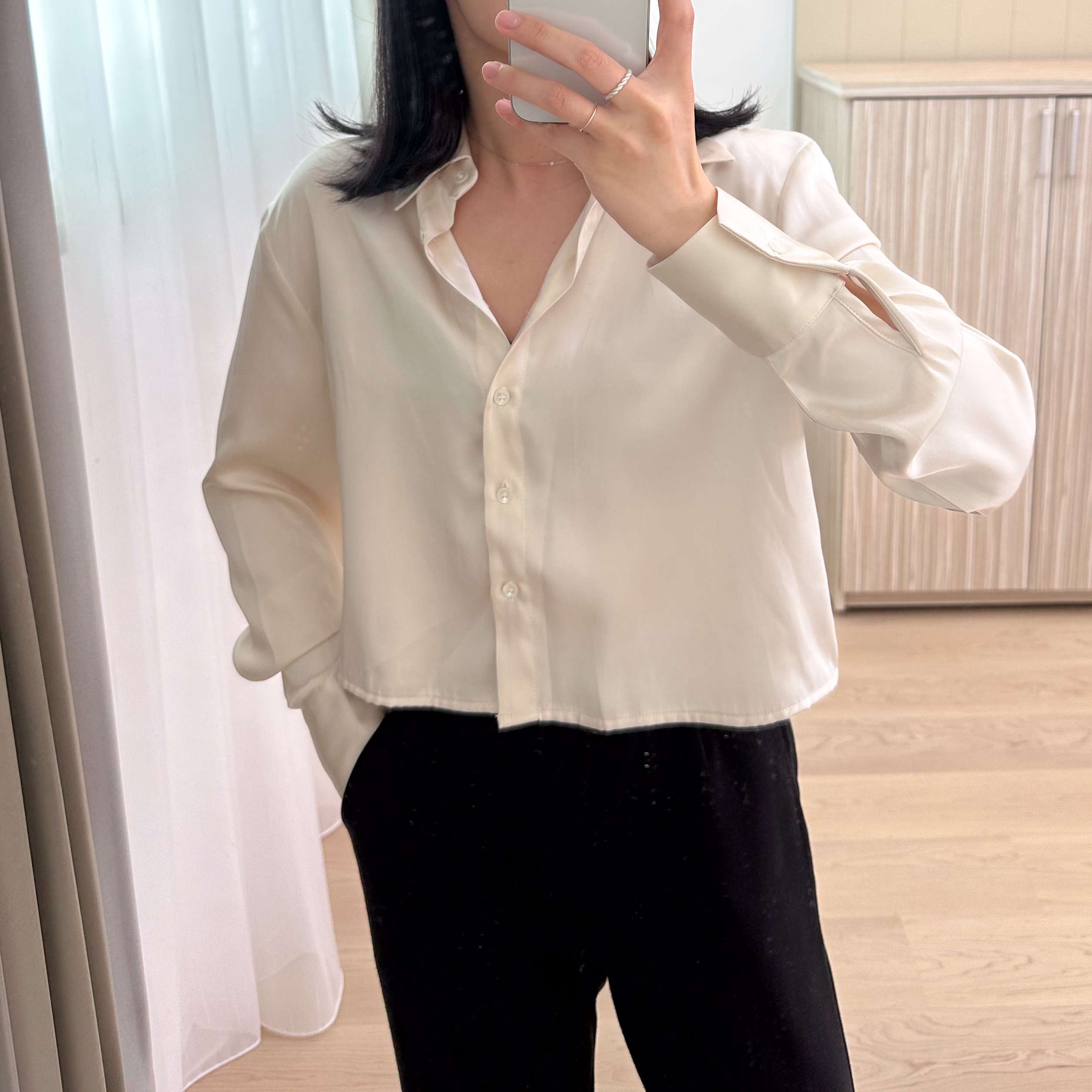 H1-53 設計後釦光澤短版襯(白)