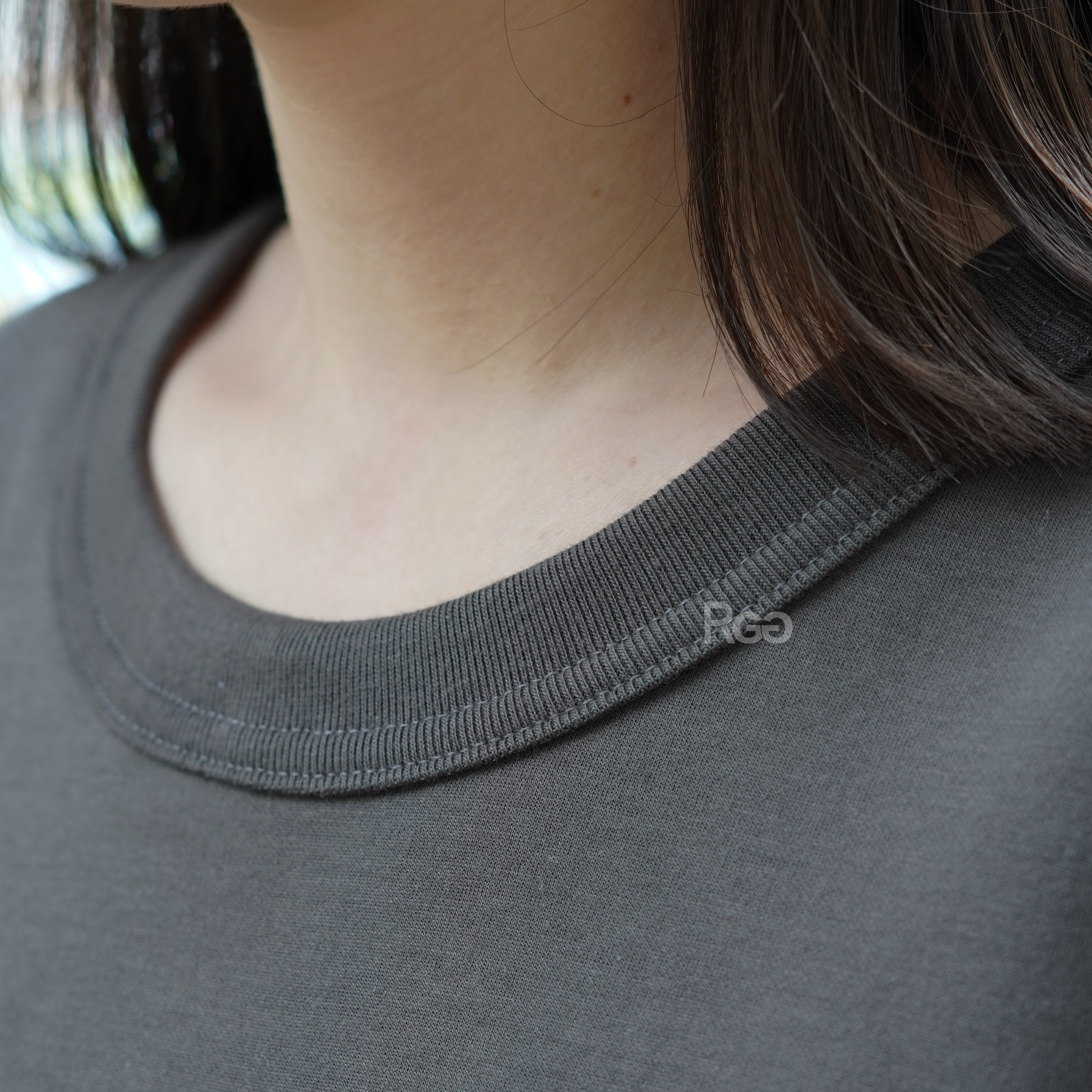 台灣製太空棉落肩側雙口袋短T深灰口領口照