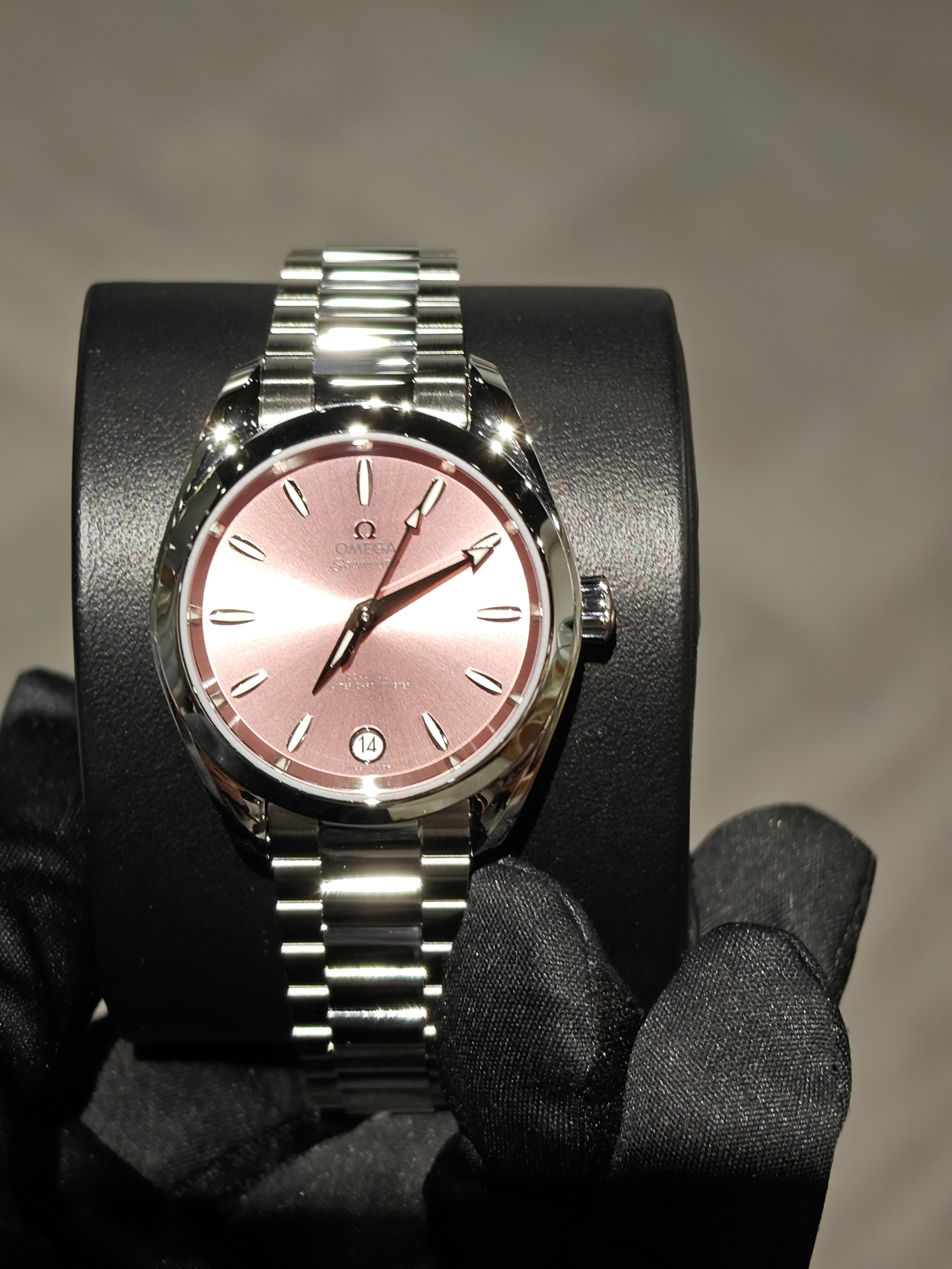 220.10.34.20.10.003 | PINK DIAL AQUA TERRA SHADES