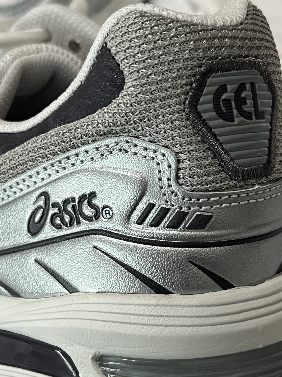 Asics Gel-1090 銀黑色