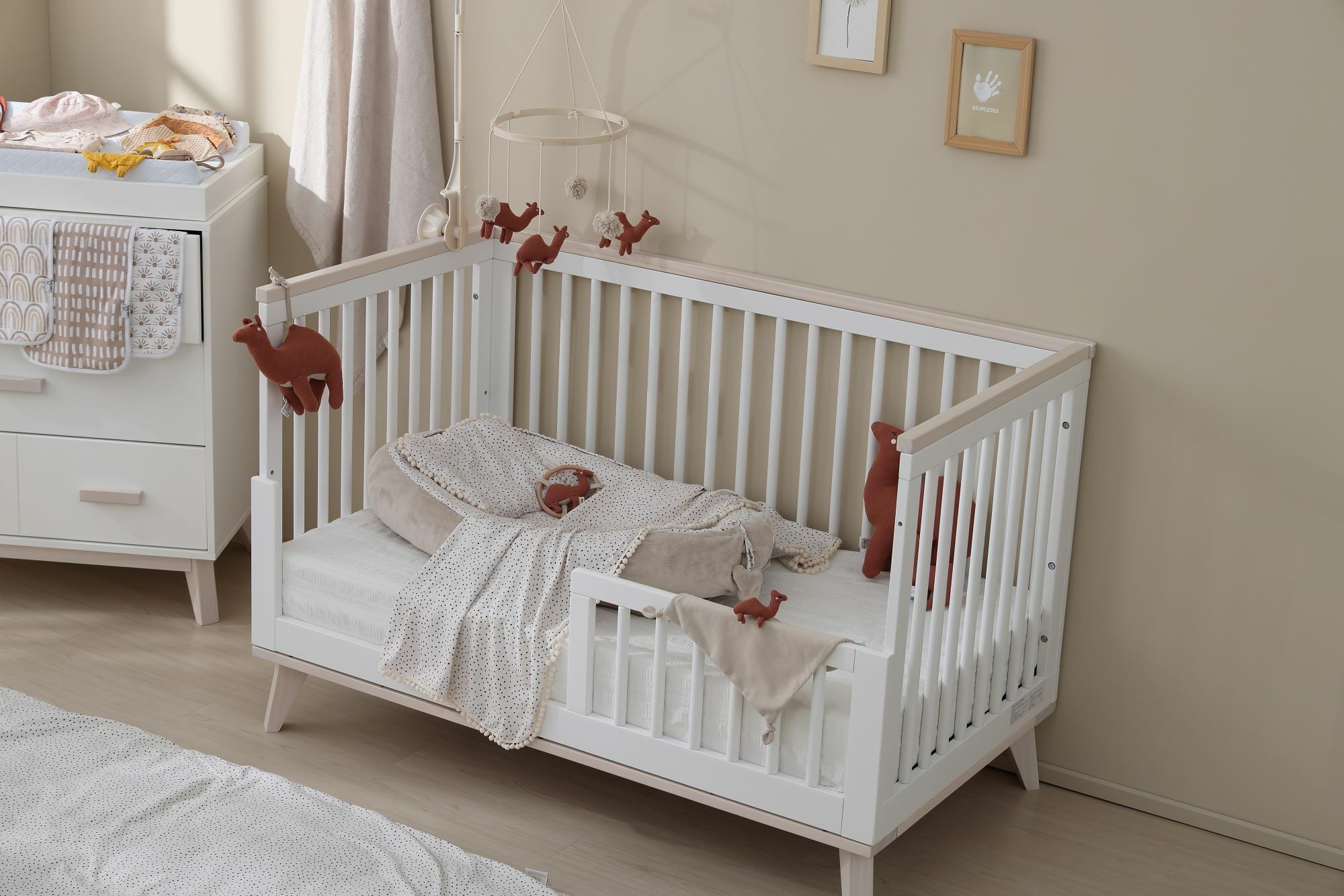 米蘭暖陽杏寶寶房與嬰兒床