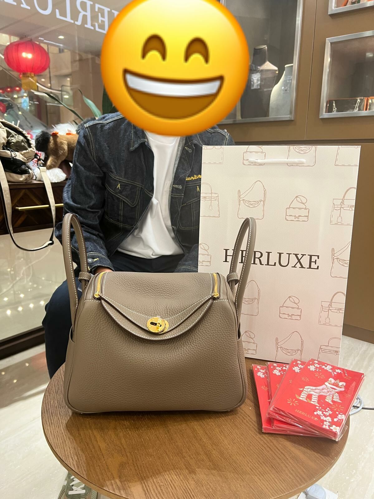 【 感謝支持 】暖男先生來shopping🥳 揀咗lindy 26大象金🐘🔑 係送比靚靚嘅禮物🎁 相信靚靚收到一定非常喜歡❤️ 先生因為我哋有店鋪又有現貨而選擇我哋🤗 多謝你嘅支持與信任🫶💪