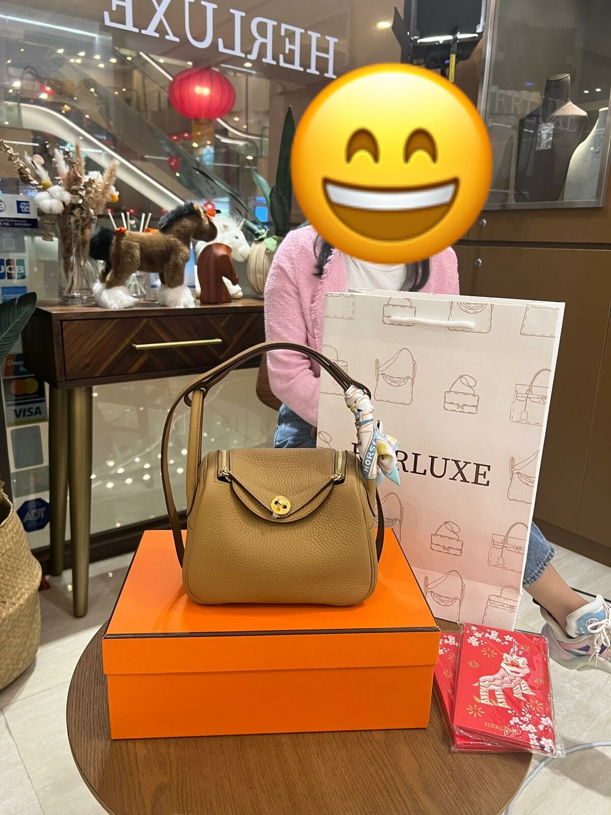 【 感謝支持 】爽快靚靚來揀咗lindy mini餅乾色🍪 金扣🔑 配埋Twilly🎀 呢隻色溫柔又耐看👀 非常襯靚靚氣質💃 多謝你嘅支持與信任🫶💪