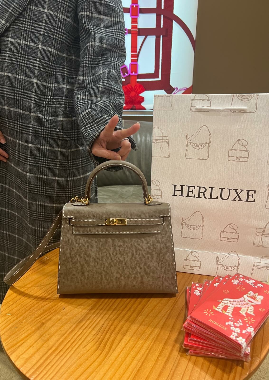 【 感謝支持 】爽快大V靚靚來pick up K25大象金🐘🔑 靚靚好開心抱走心頭好❤️ 能幫客人買到心儀貨品我哋都好開心😍 強勁嘅實力總能吸引到優質客人💕 多謝你嘅支持同100%信任🫶💪