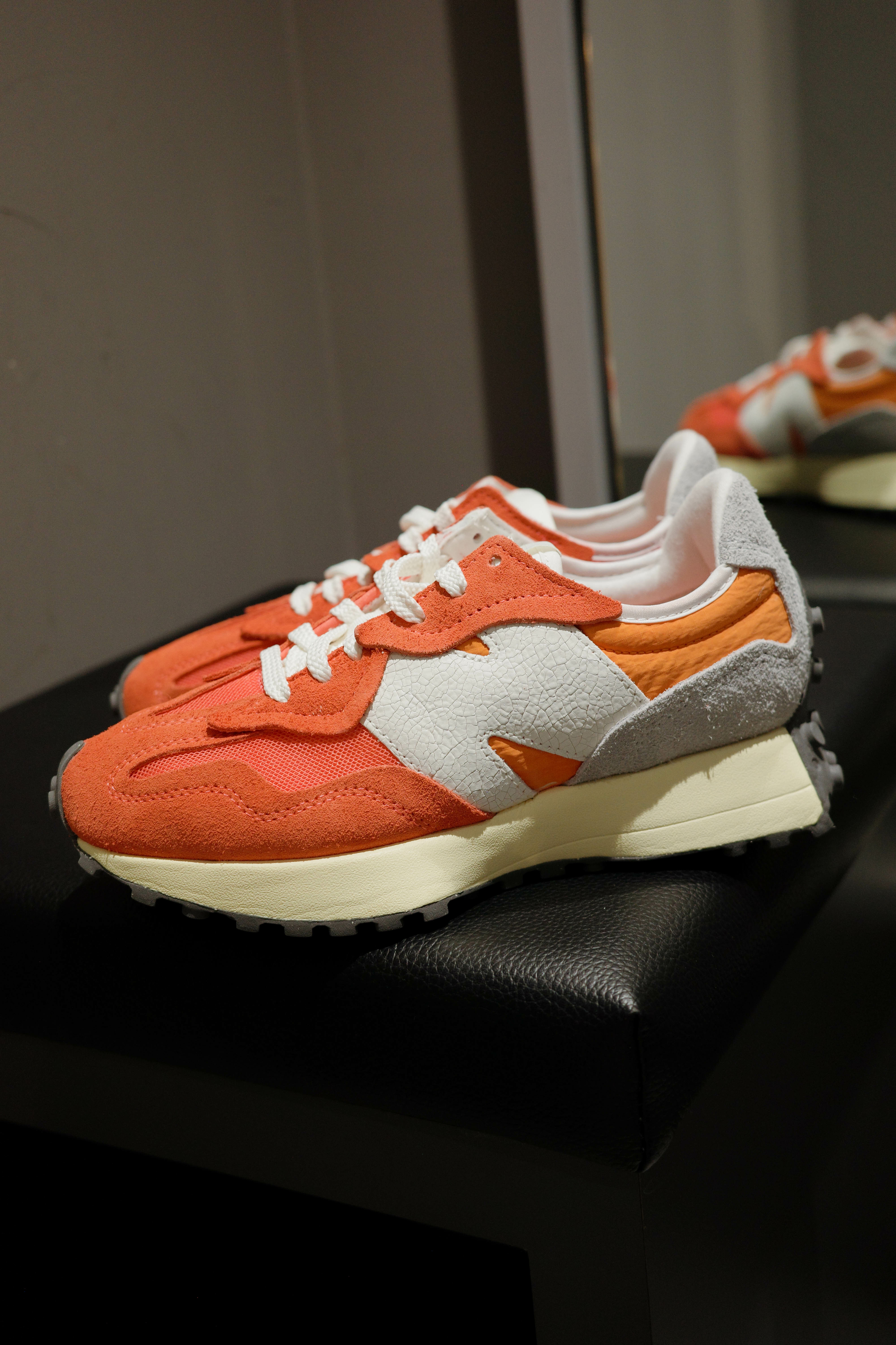 New Balance U327wrc 復古橘色