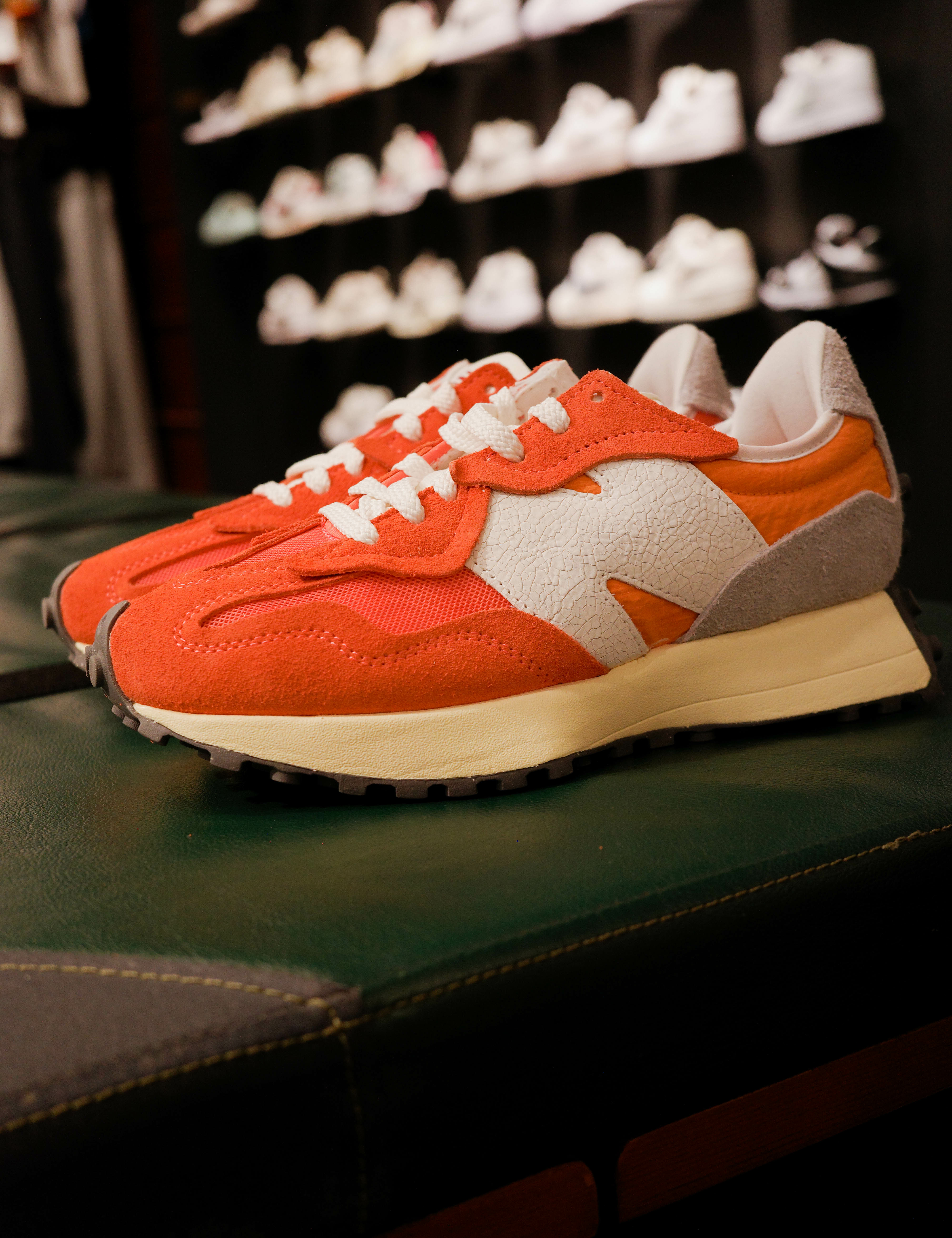 New Balance U327wrc 復古橘色