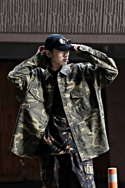 大碼迷彩雙口袋襯衫夾克