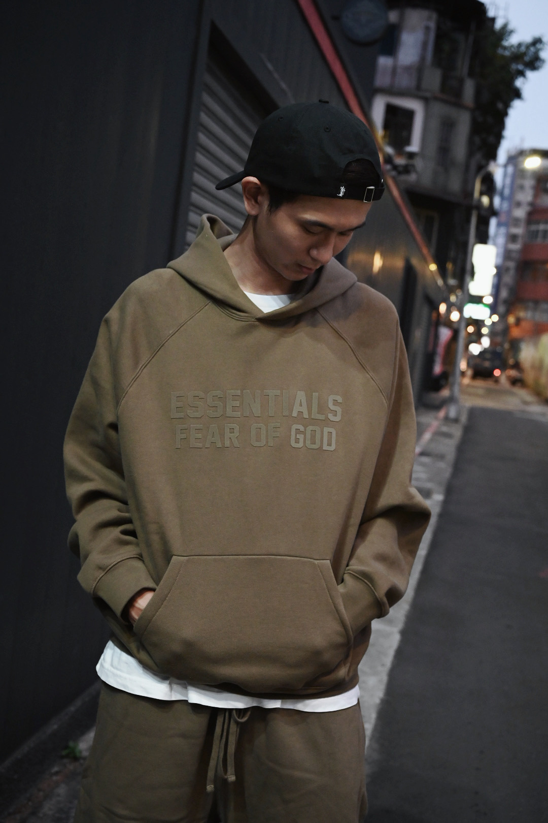 <線上SALE❤️‍🔥>ESSENTIALS 毛氈標帽TEE WOOD巧克力⚠