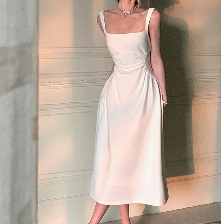 方領皺褶 收腰 質感洋裝(黑/白)